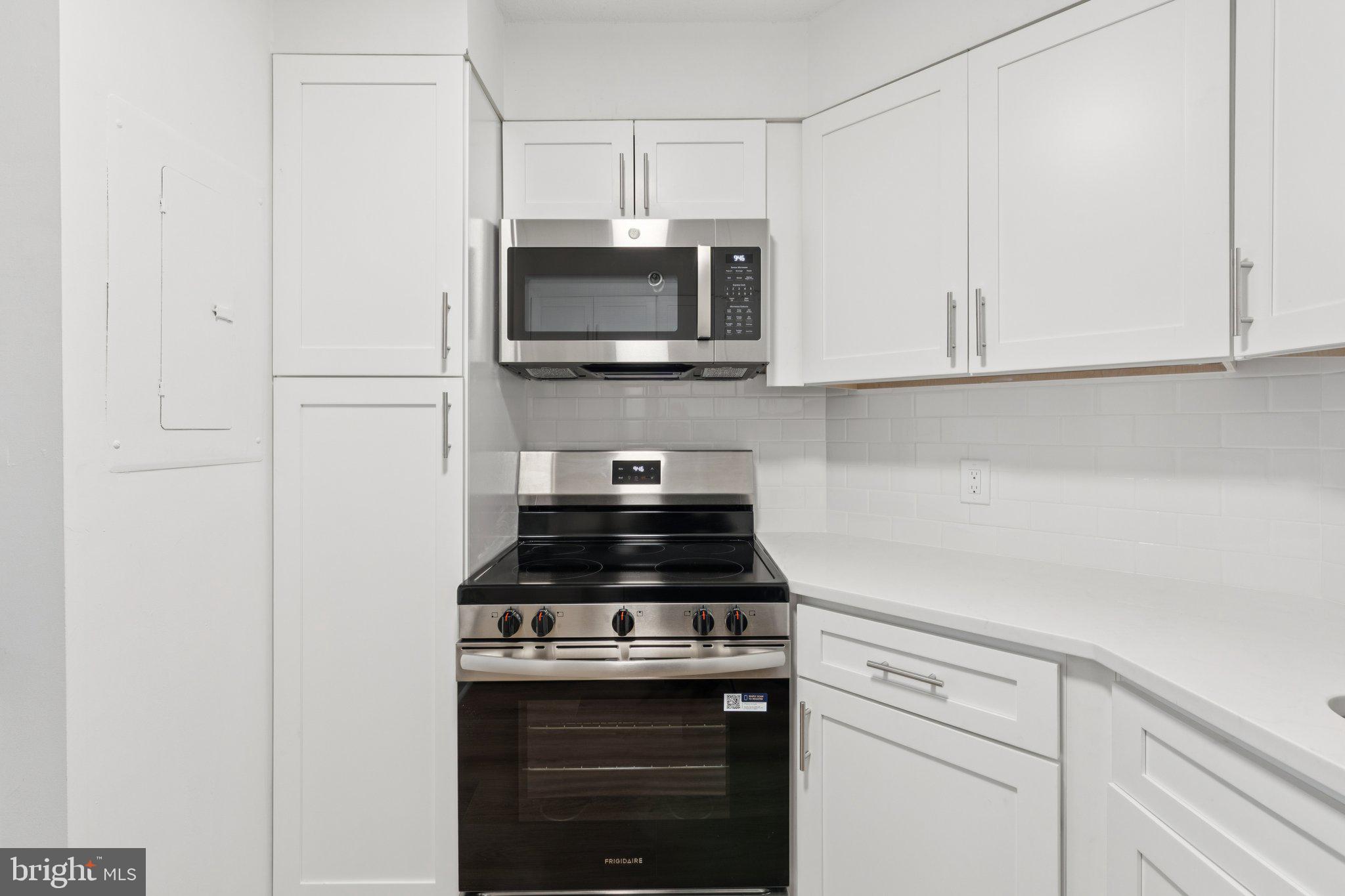 2020 WALNUT STREET 8J