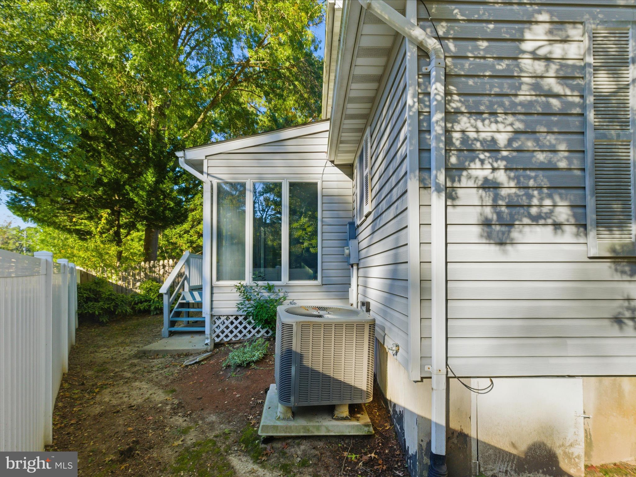 TWIN COVE - Residential