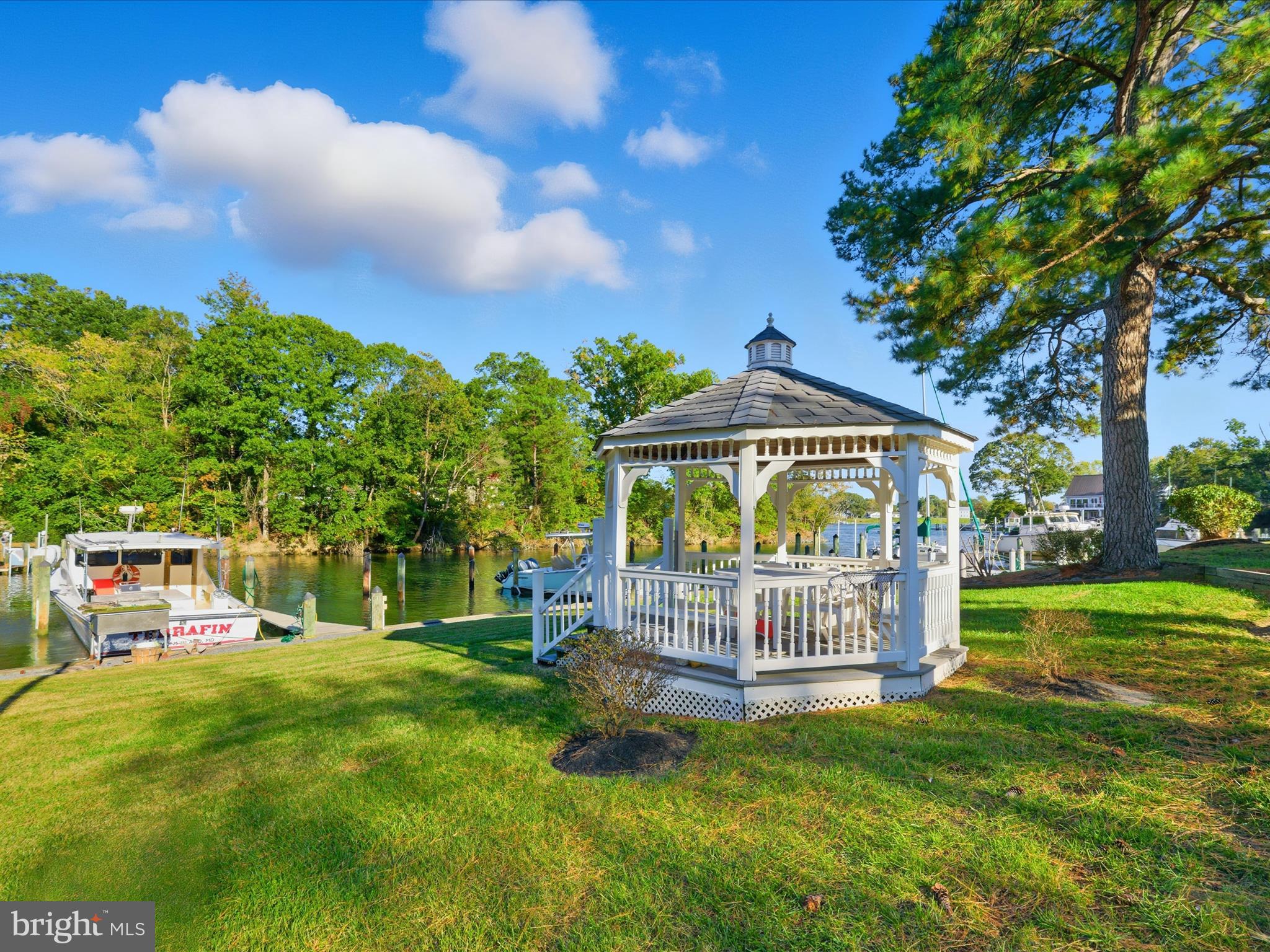 TWIN COVE - Residential