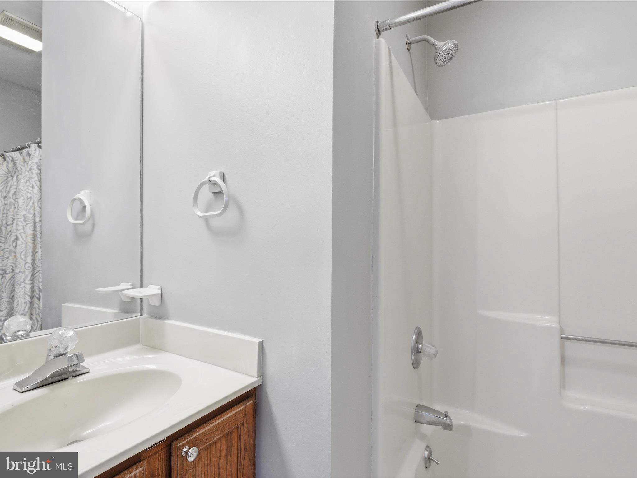 TWIN COVE - Residential