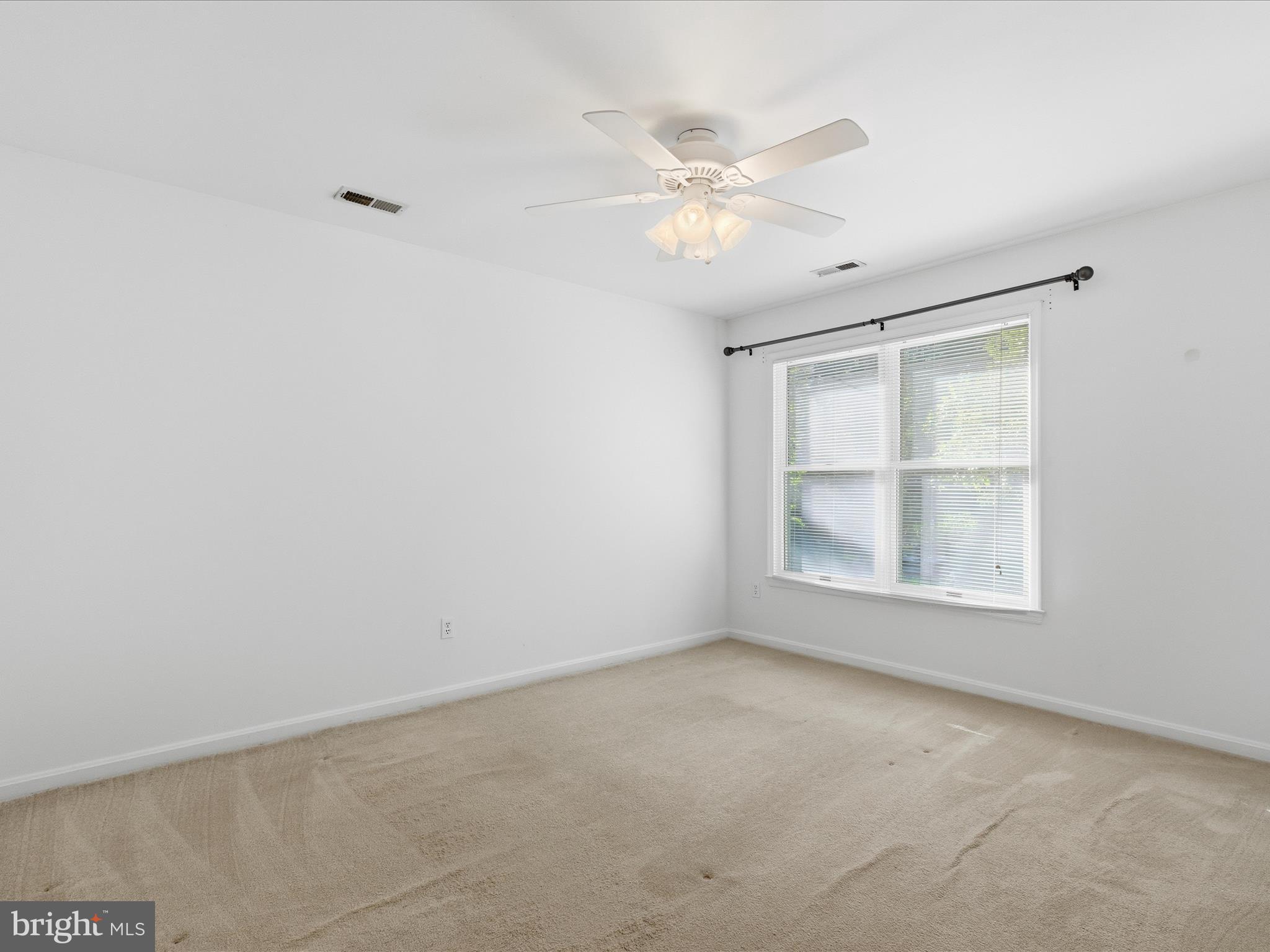 TWIN COVE - Residential