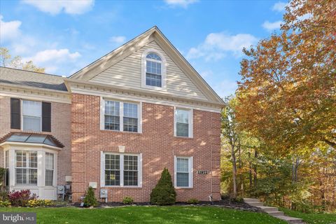 Townhouse For Sale - 11972 Thurloe Drive<br/> LUTHERVILLE TIMONIUM, MD 21093
