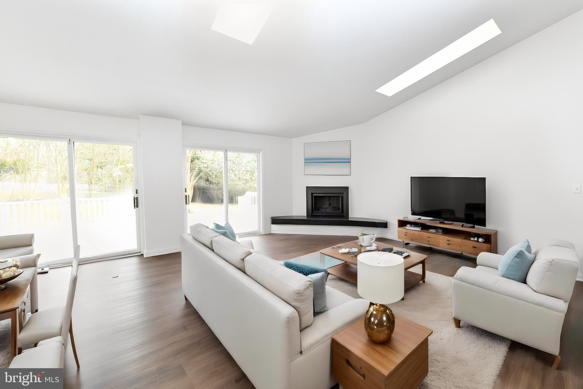 WHITE SANDS - Residential