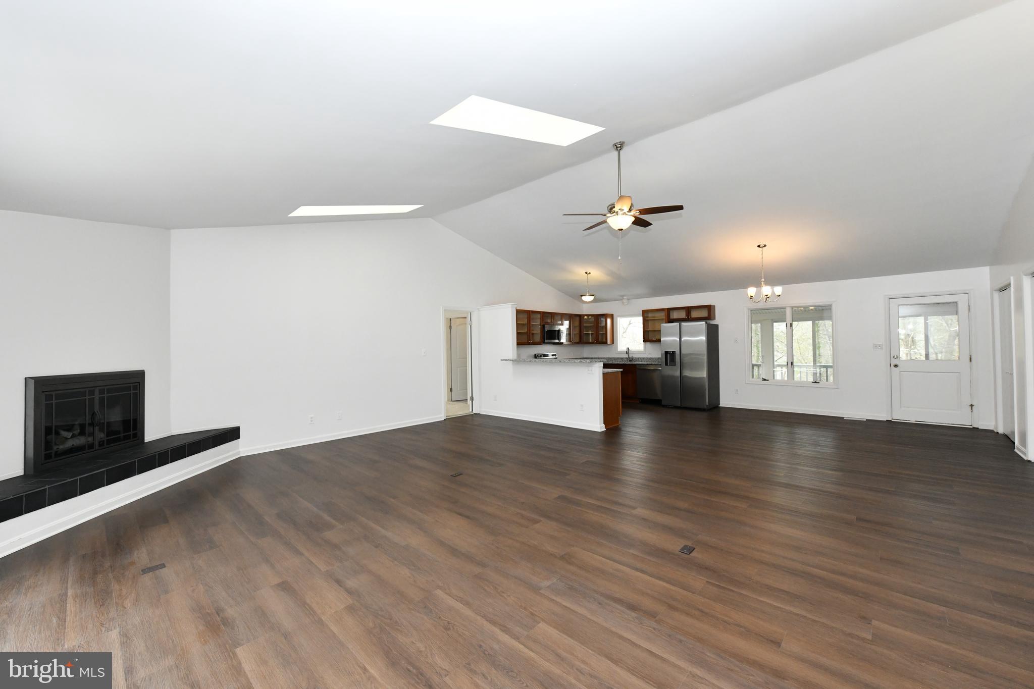 WHITE SANDS - Residential