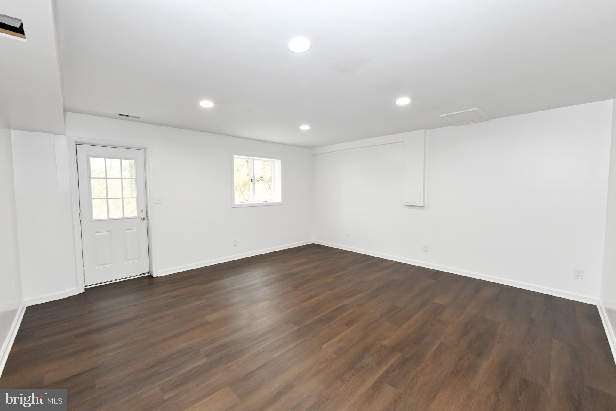 WHITE SANDS - Residential