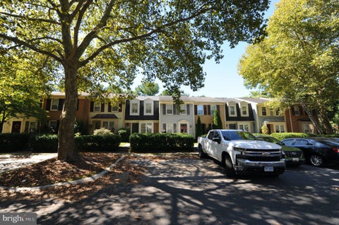 Townhouse For Sale - 20514 Sterncroft Court<br/> Montgomery County, MONTGOMERY VILLAGE, MD 20886