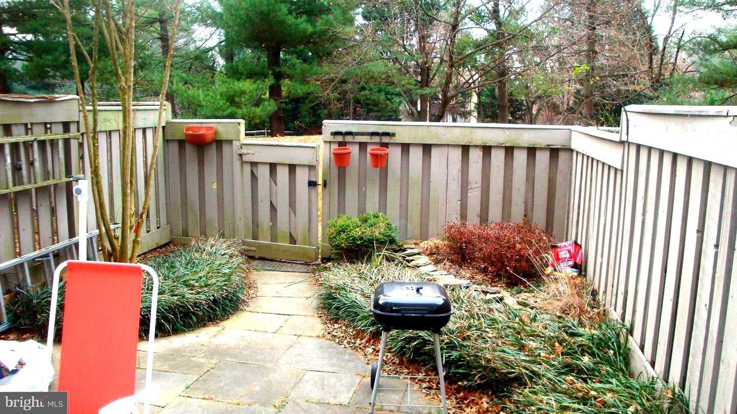 20514 STERNCROFT COURT