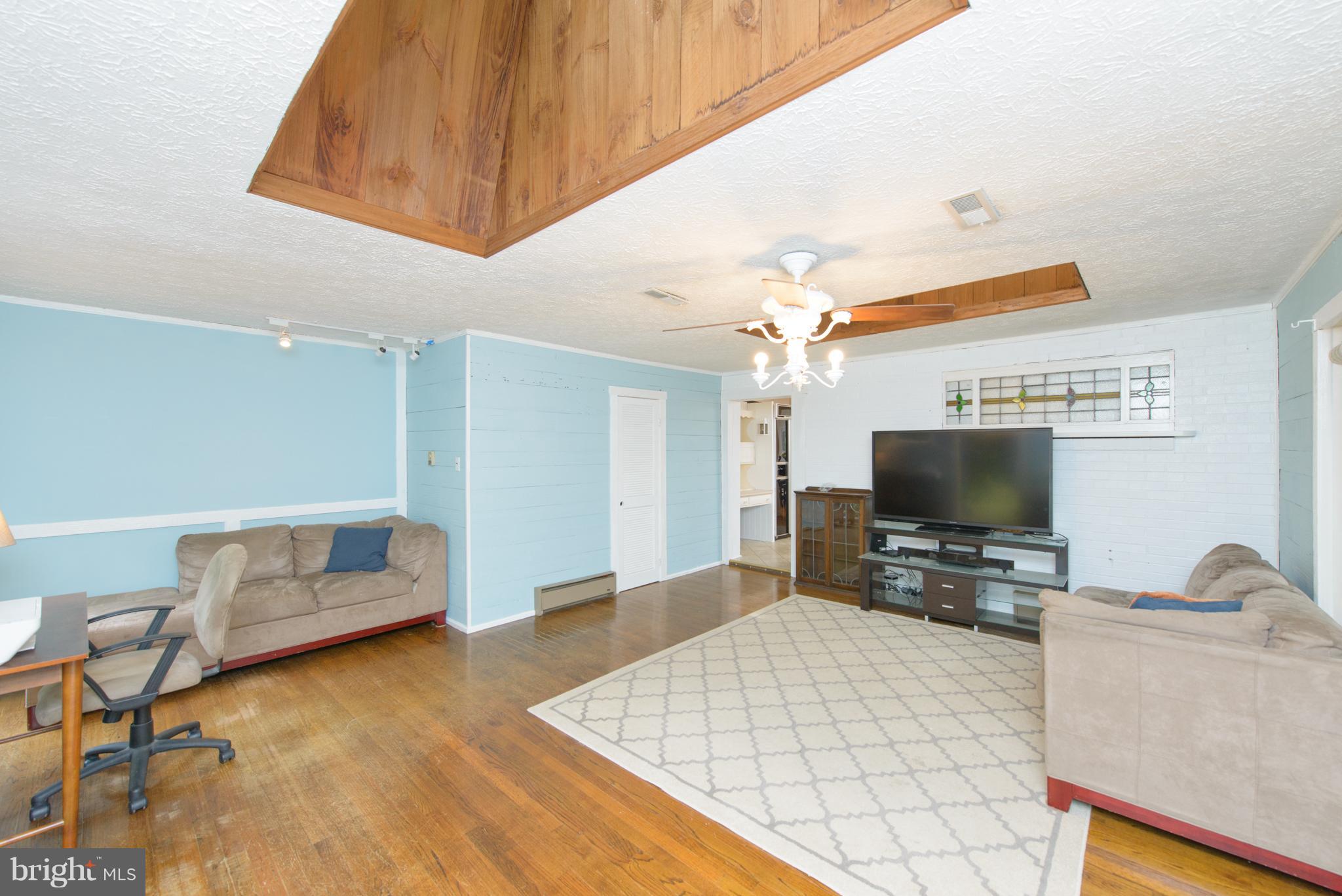 SCARLET OAKS - Residential