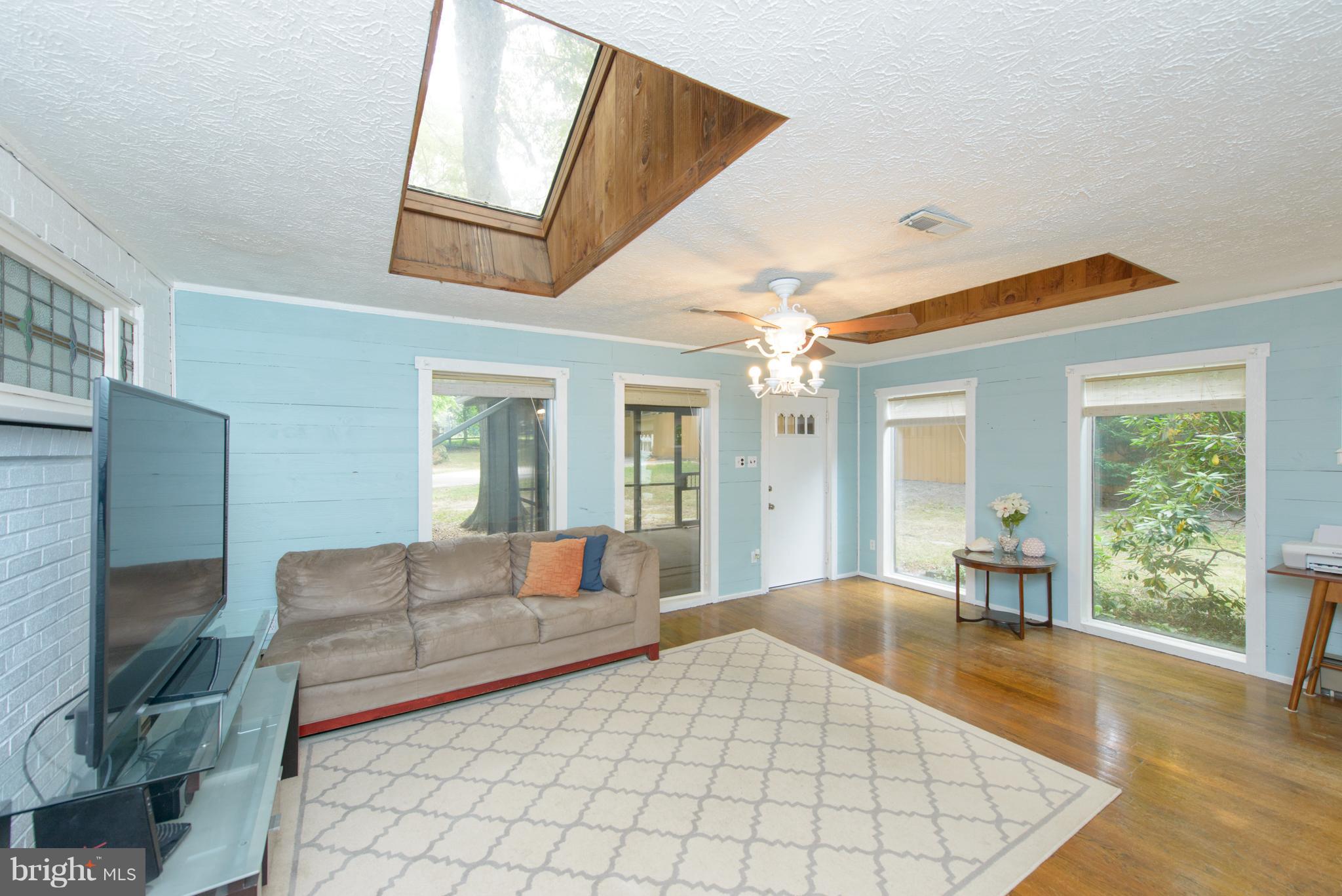 SCARLET OAKS - Residential