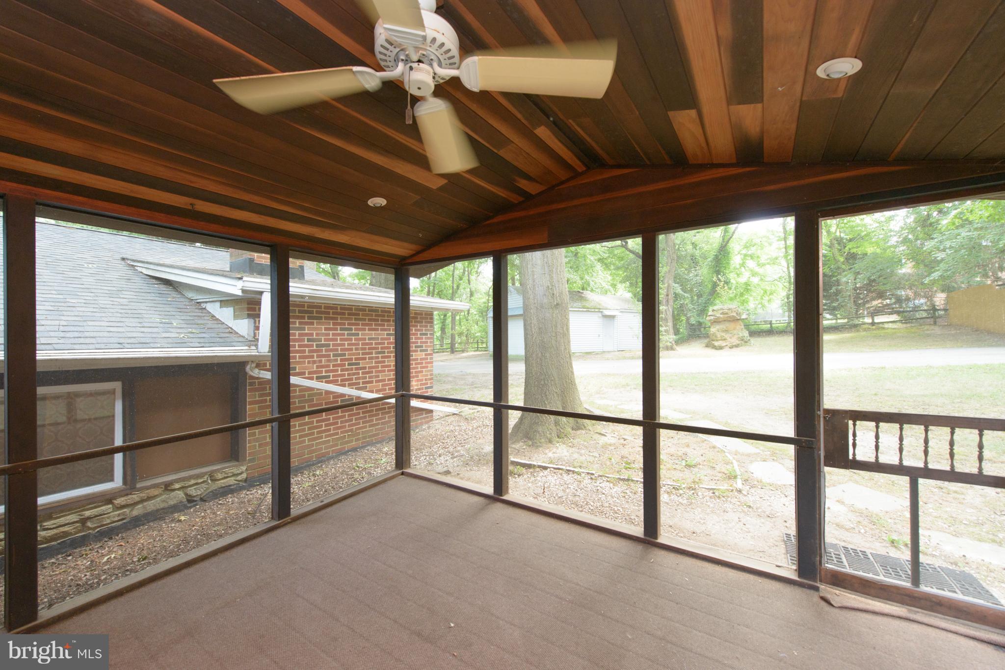 SCARLET OAKS - Residential