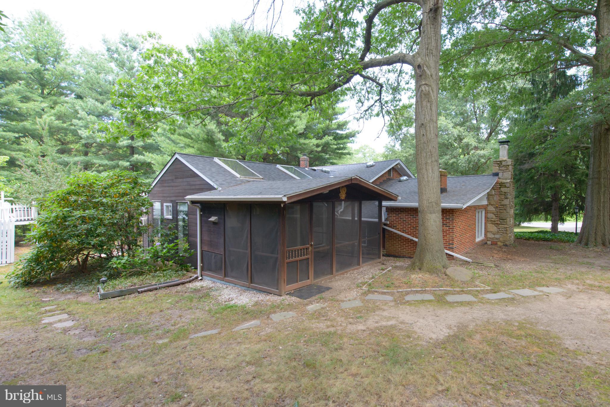 SCARLET OAKS - Residential