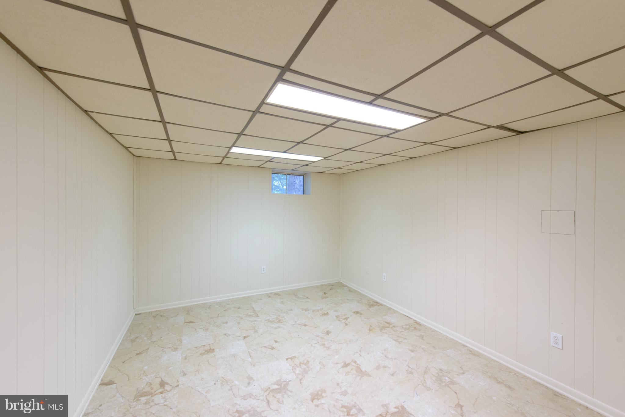 SCARLET OAKS - Residential