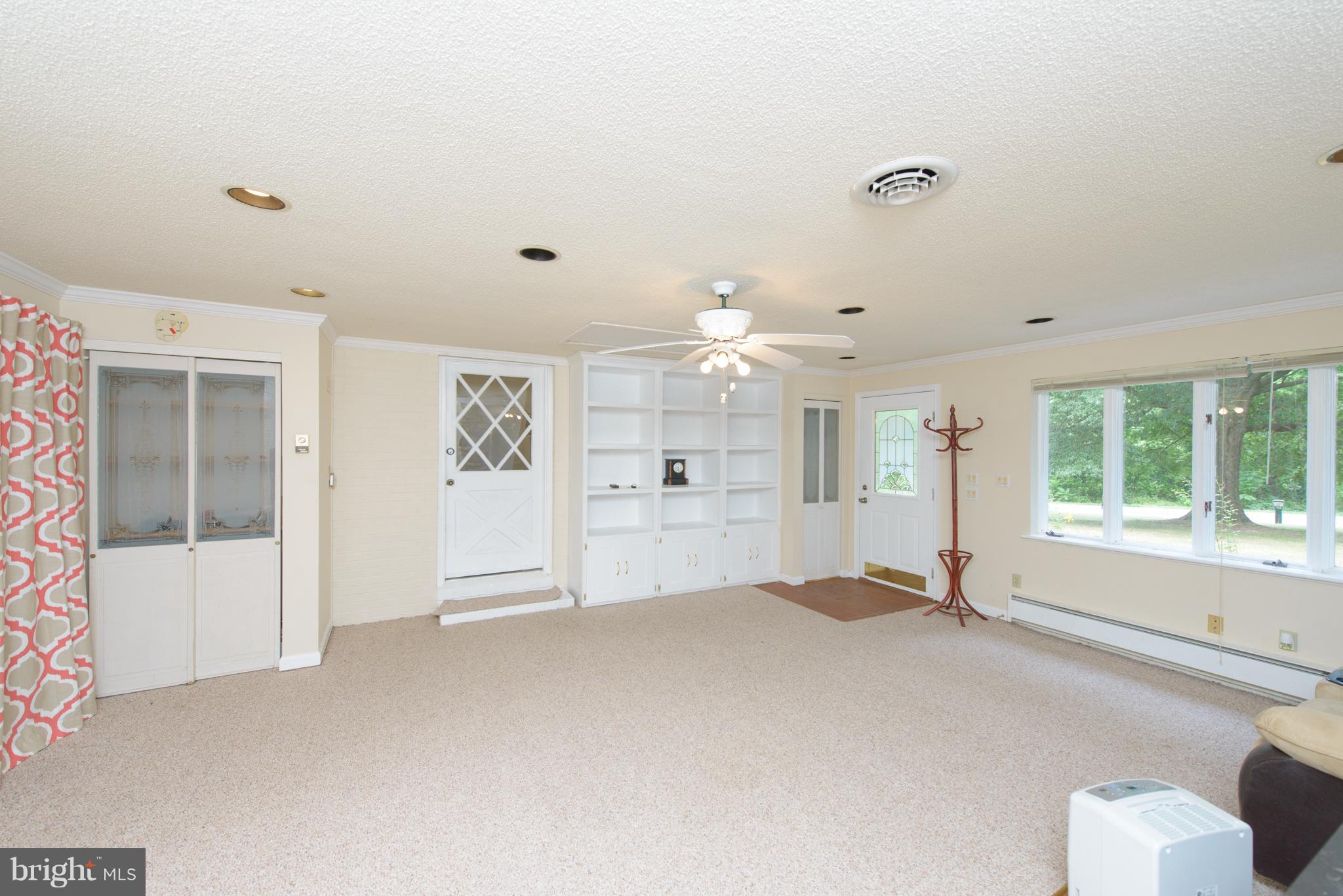 SCARLET OAKS - Residential