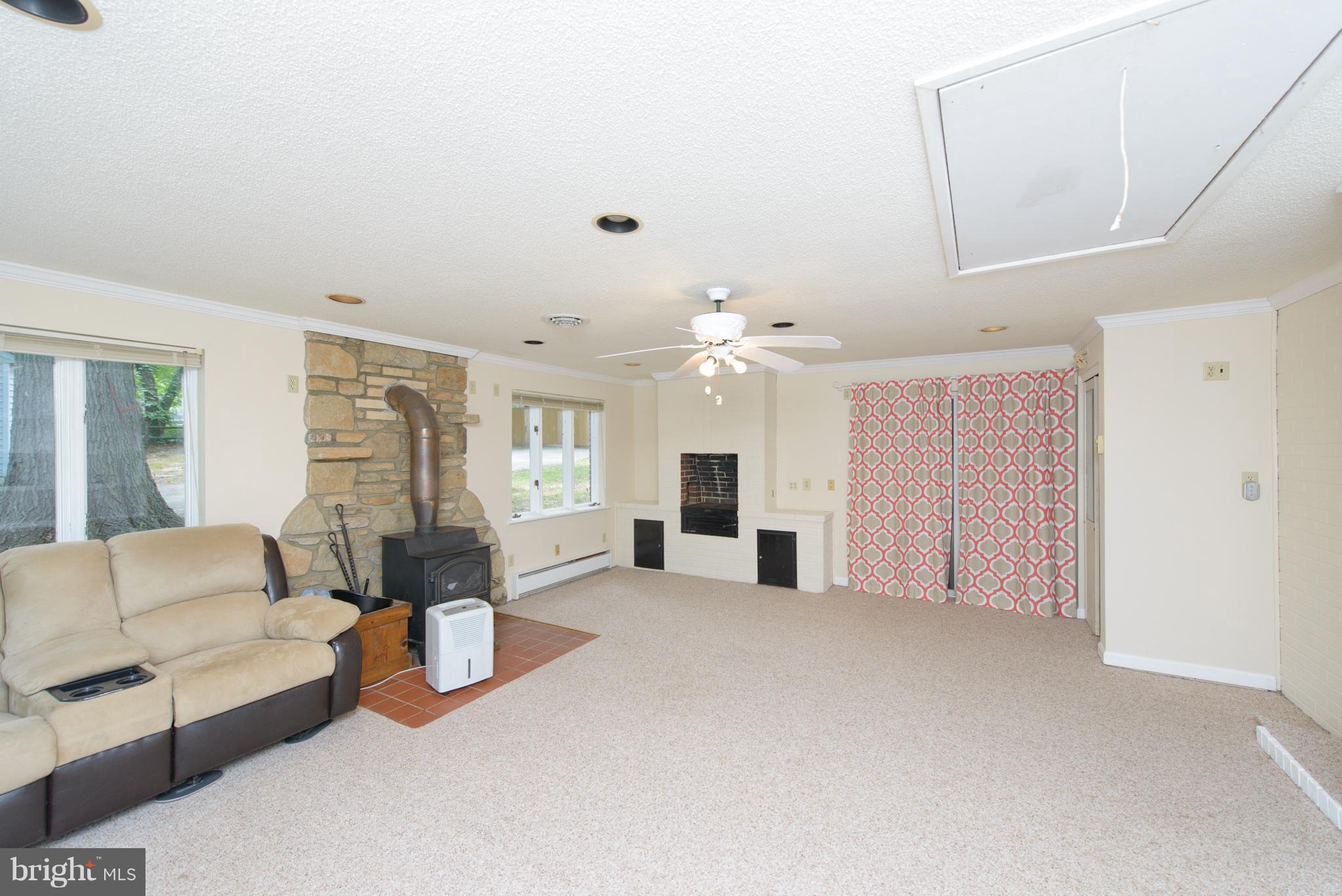 SCARLET OAKS - Residential