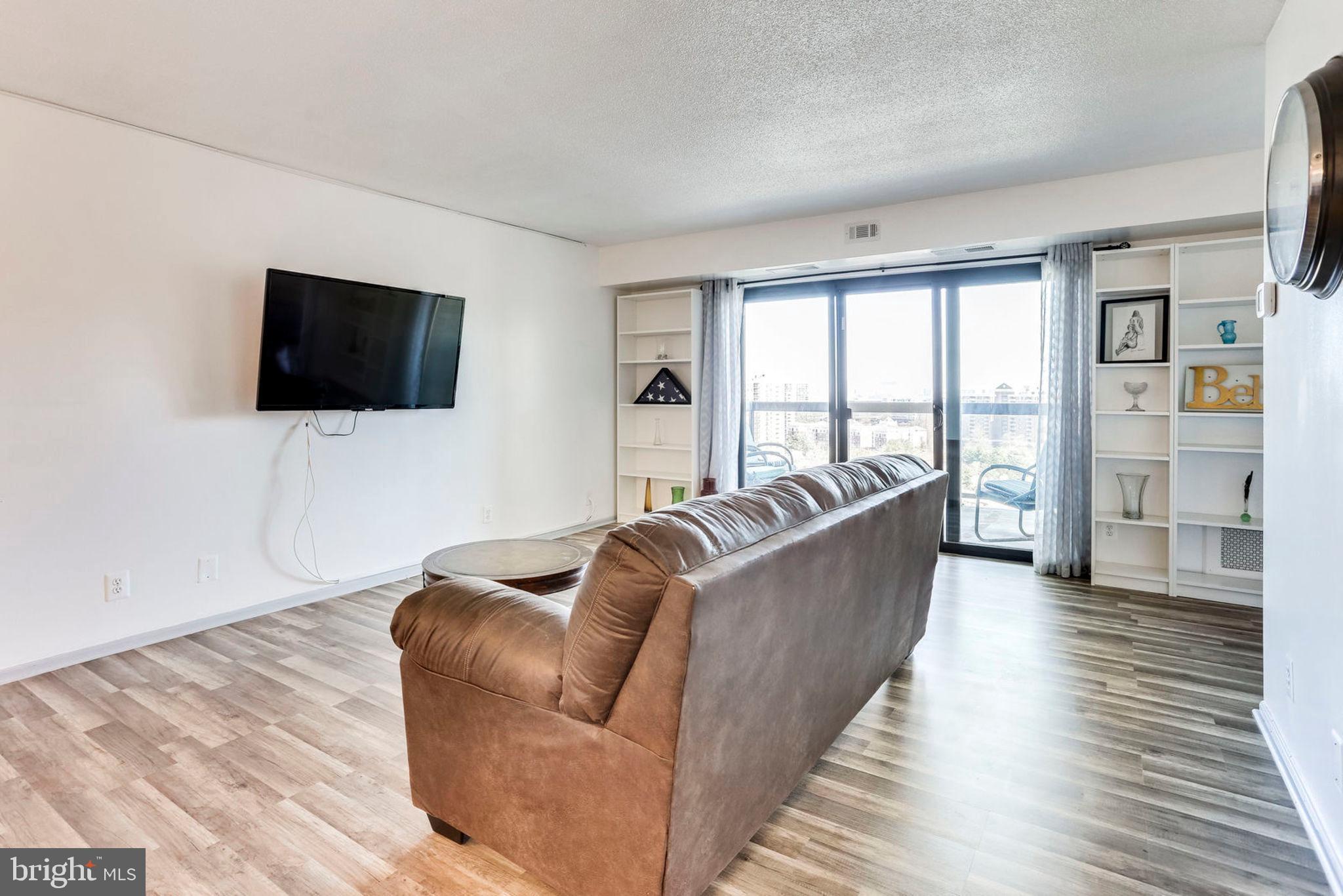 WATERGATE AT LANDMARK - Residential