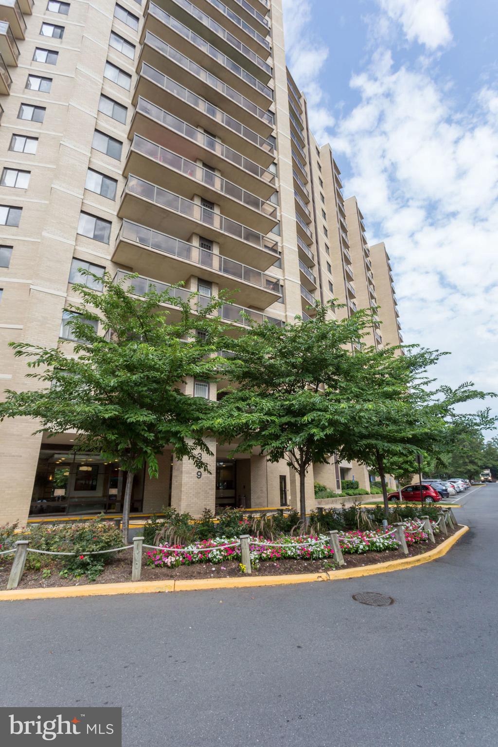 WATERGATE AT LANDMARK - Residential