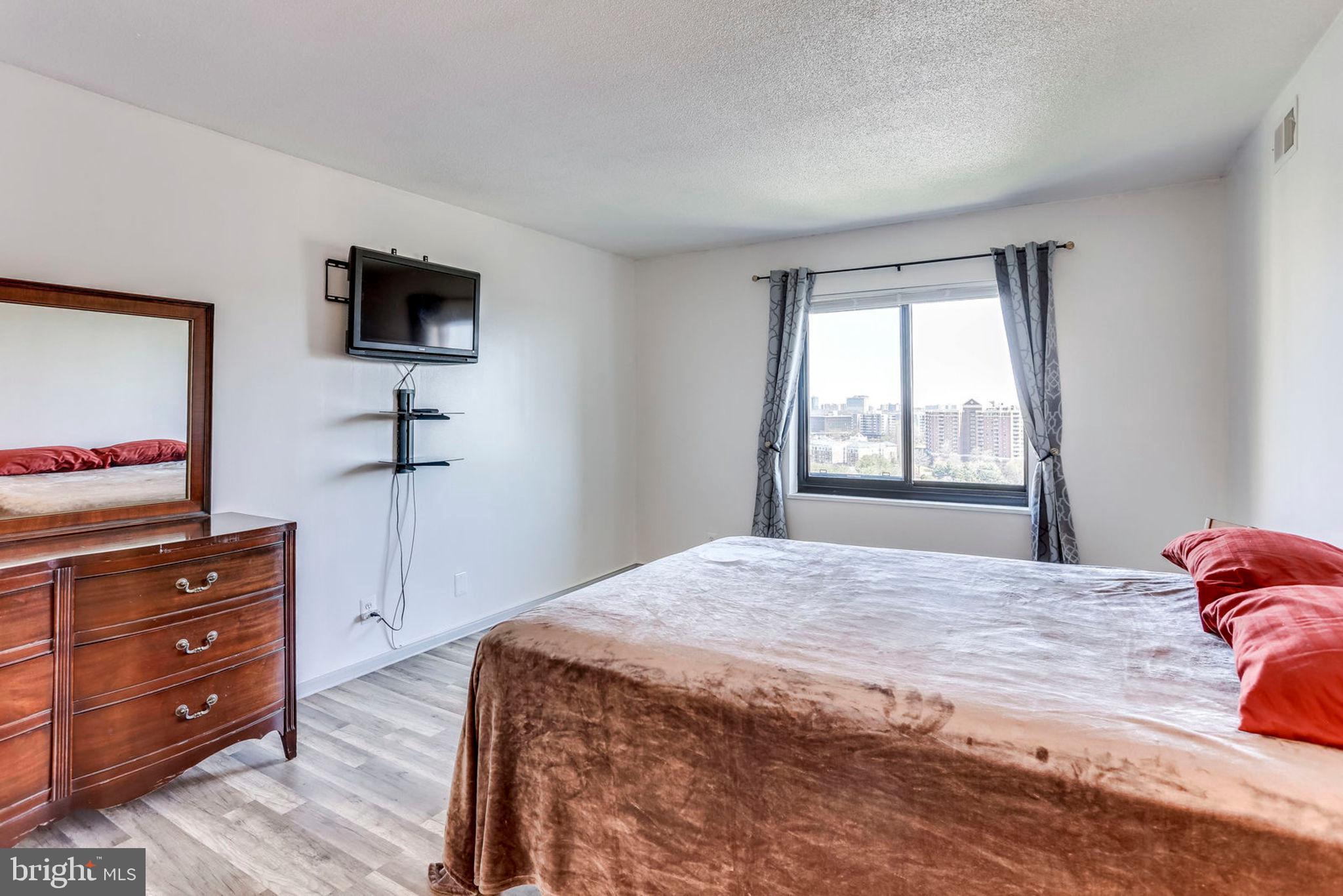 WATERGATE AT LANDMARK - Residential