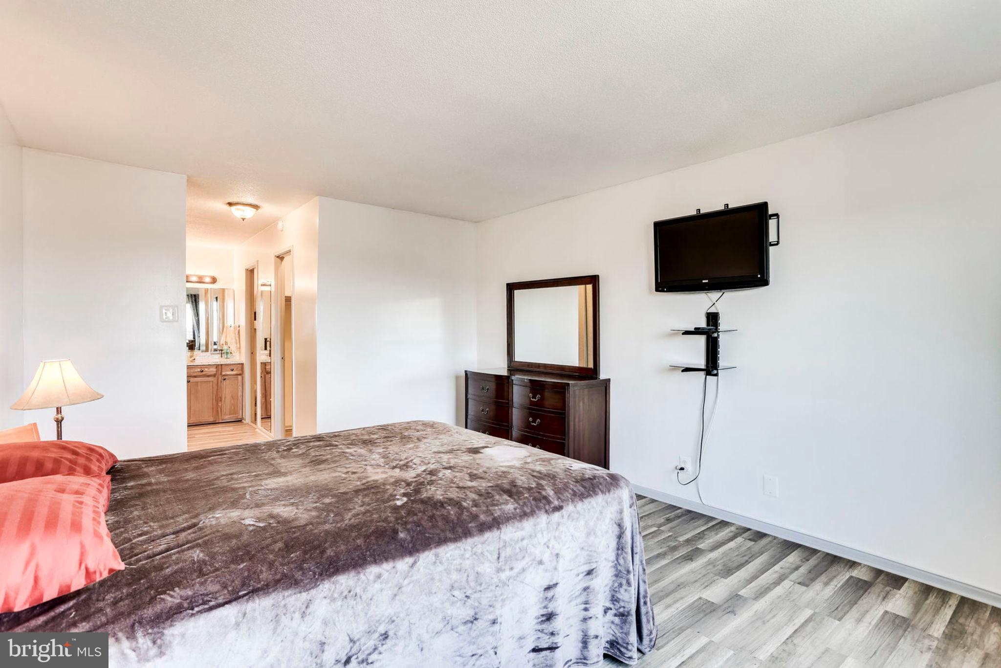 WATERGATE AT LANDMARK - Residential