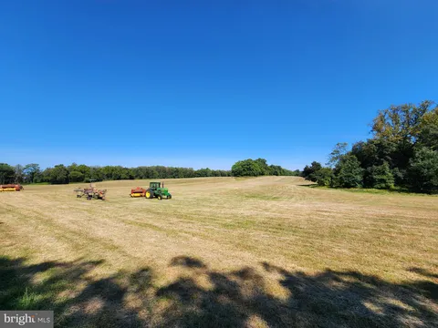 Whites Ferry, Dickerson, MD MLS: MDMC2198616