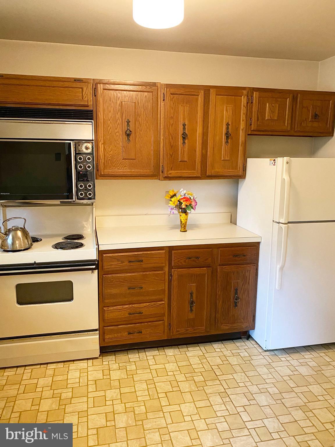 ANNAPOLIS ROADS WEST - Residential