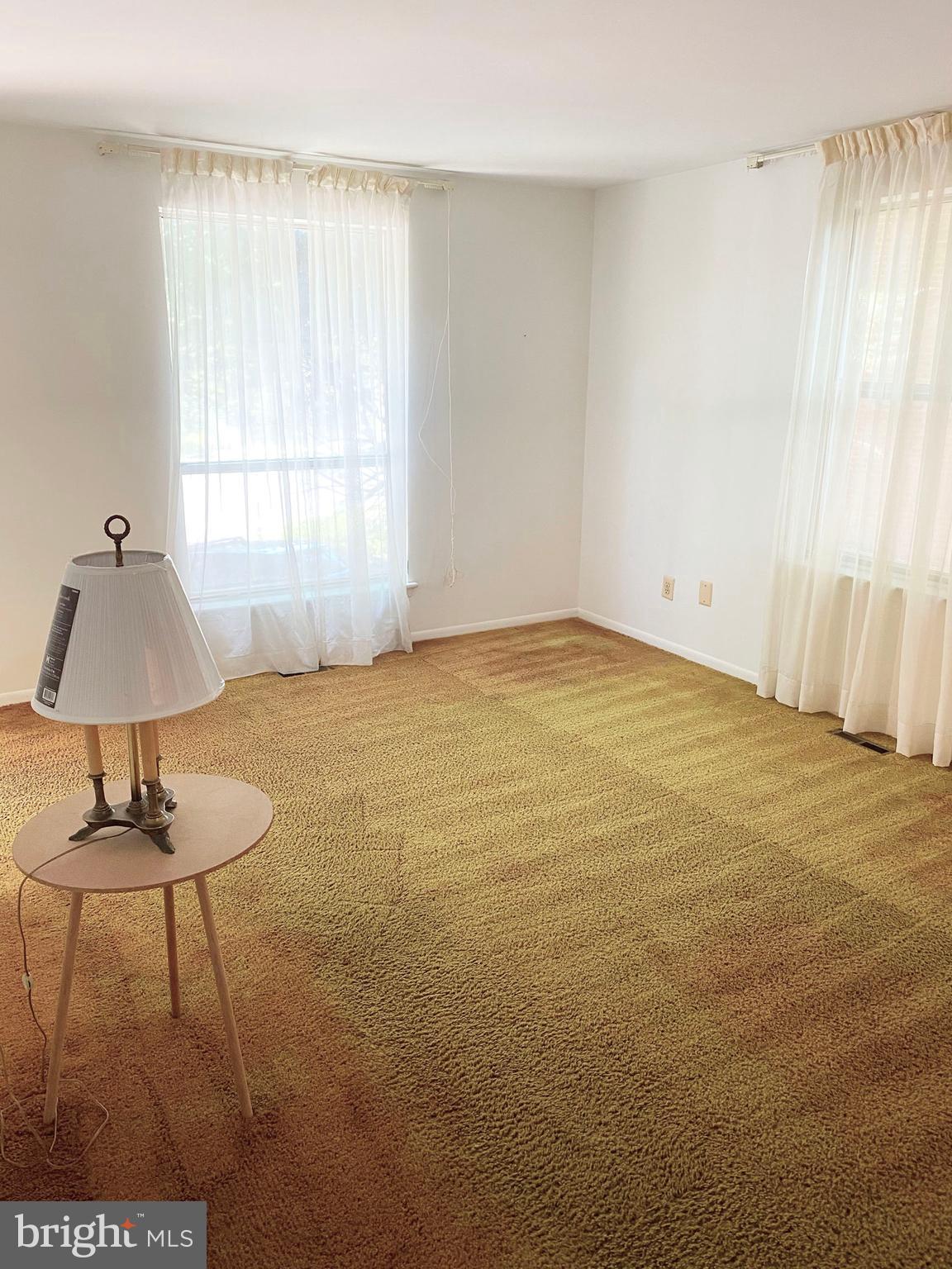 ANNAPOLIS ROADS WEST - Residential