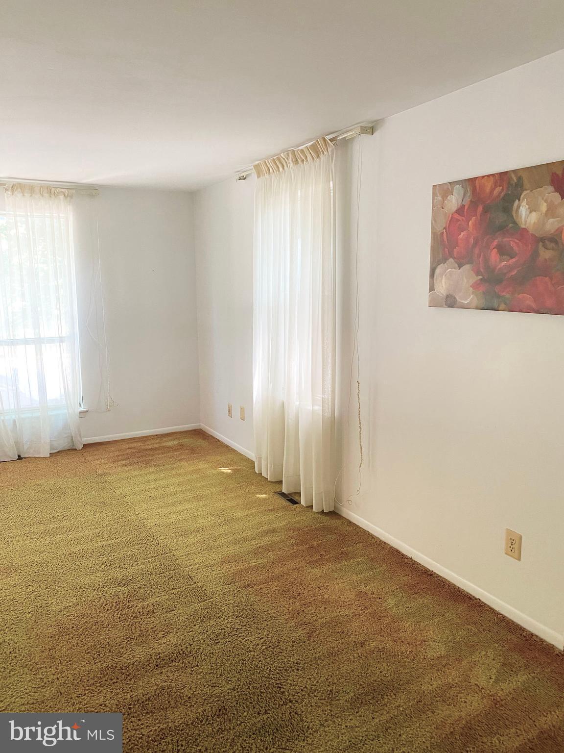 ANNAPOLIS ROADS WEST - Residential