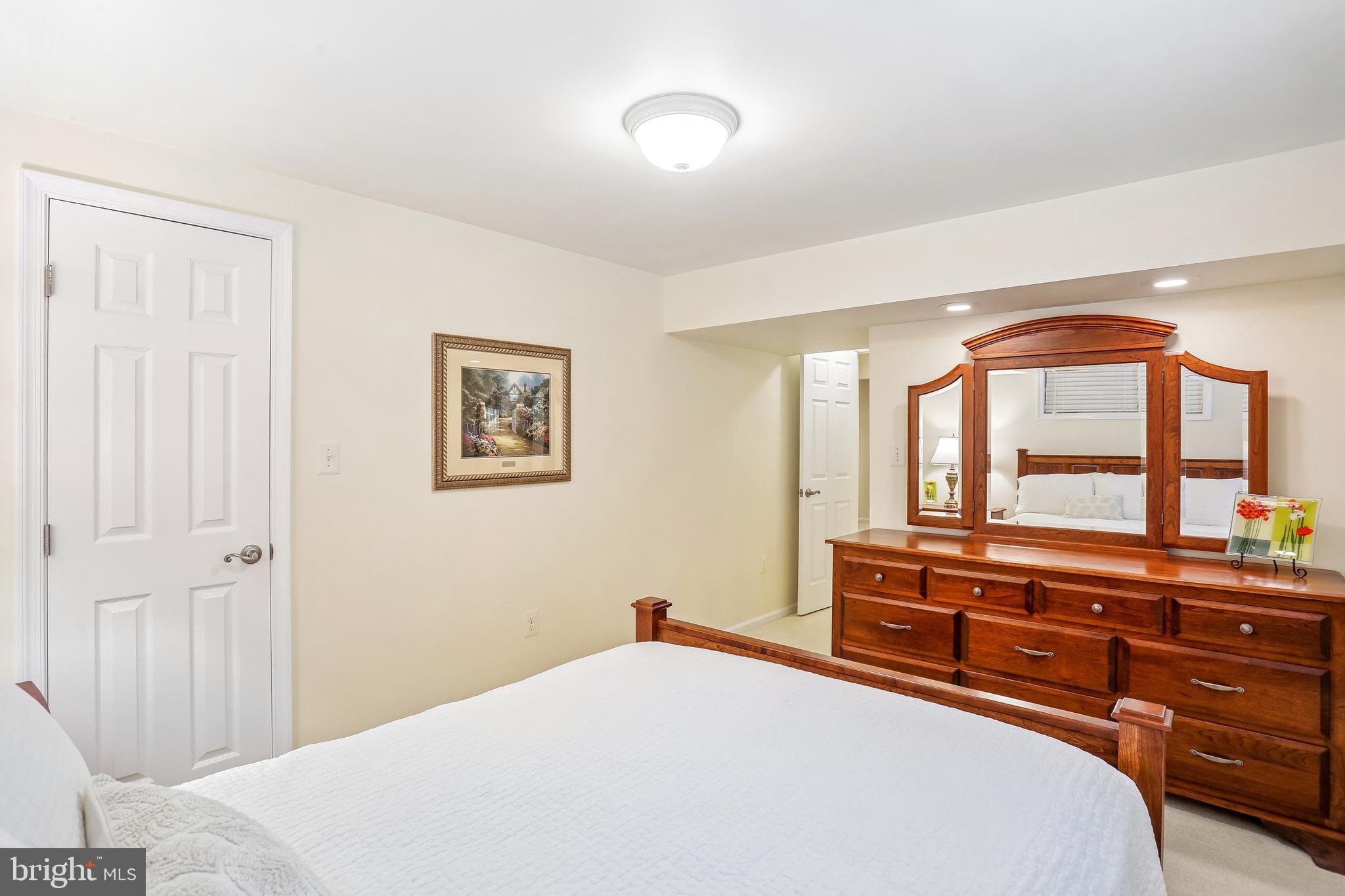 ORCHARD HILLS - Residential