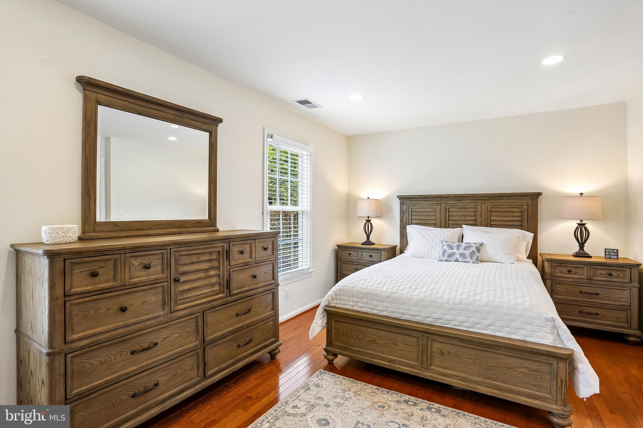 ORCHARD HILLS - Residential