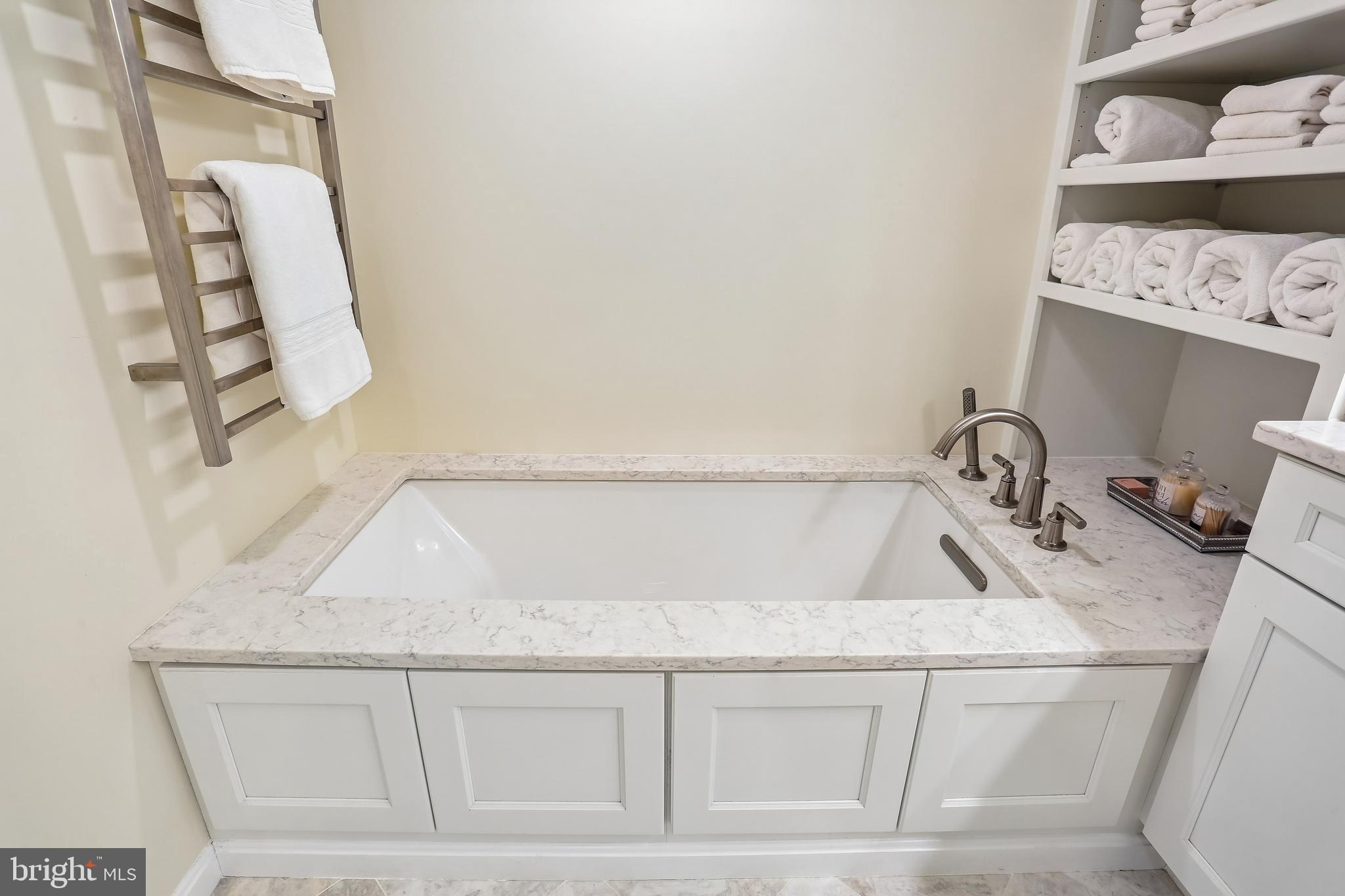 ORCHARD HILLS - Residential