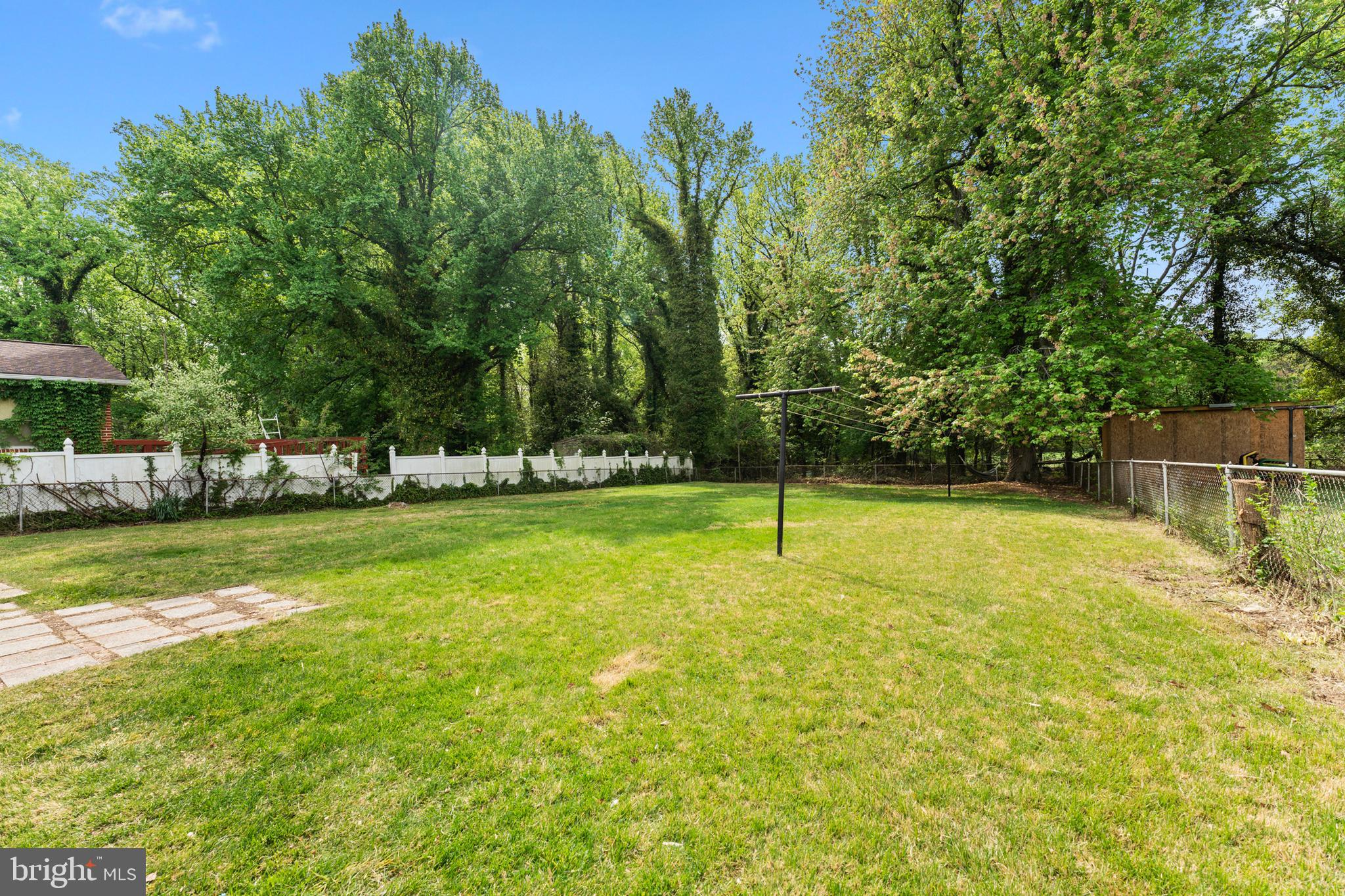 FOREST MANOR - Residential