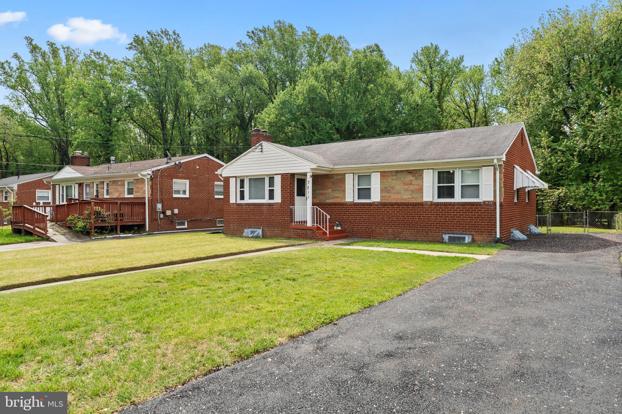 FOREST MANOR - Residential