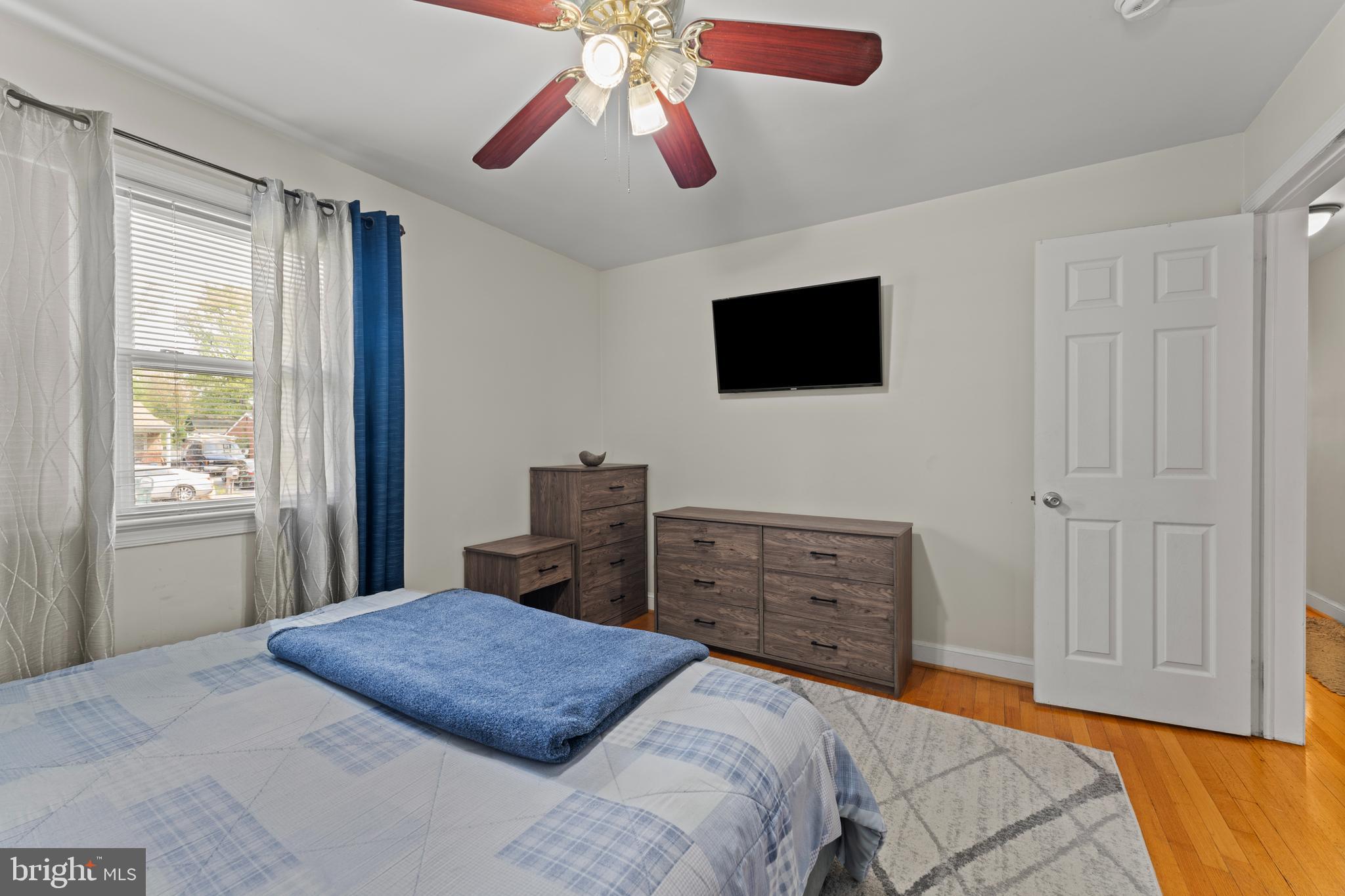 FOREST MANOR - Residential