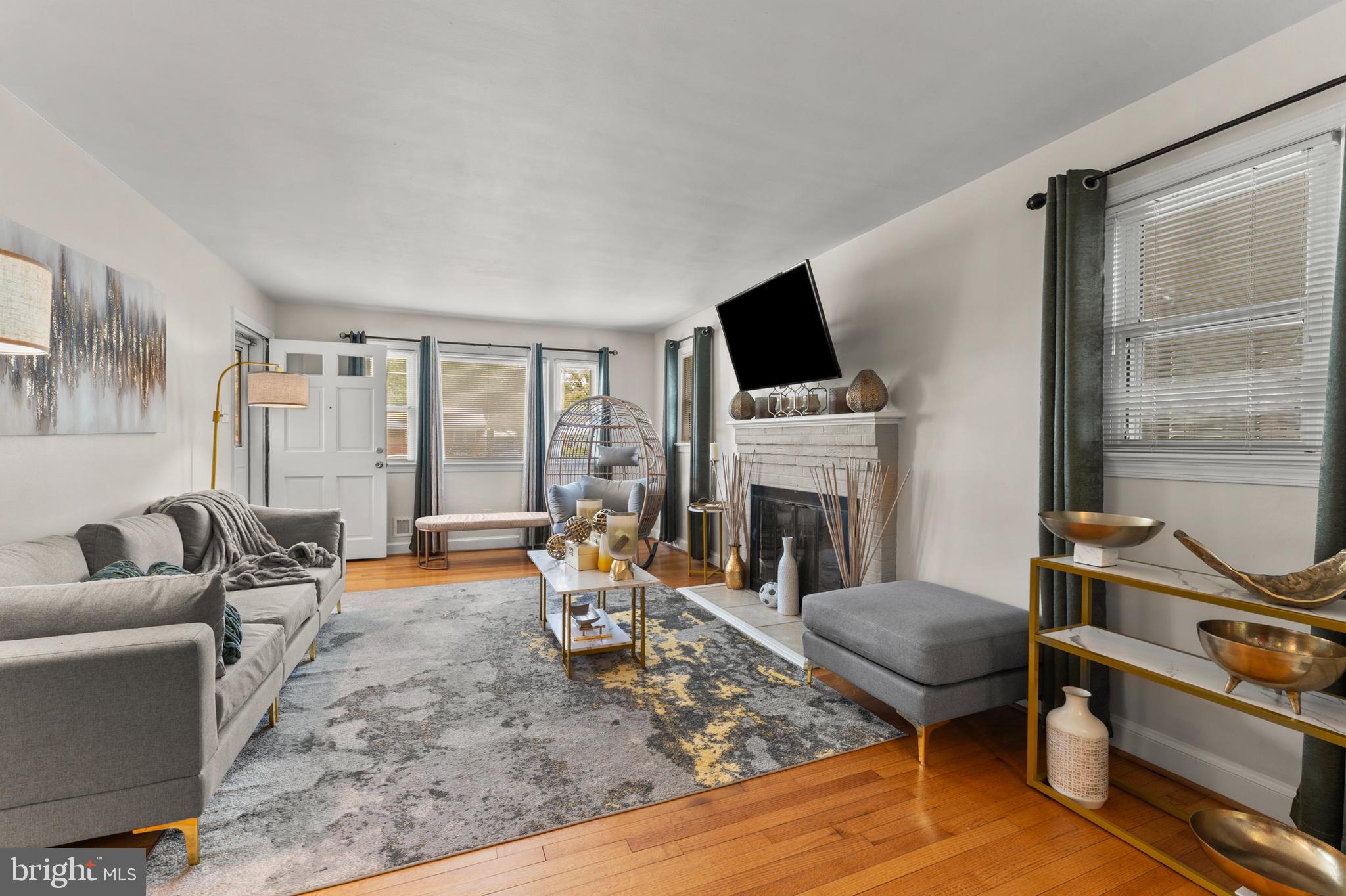 FOREST MANOR - Residential