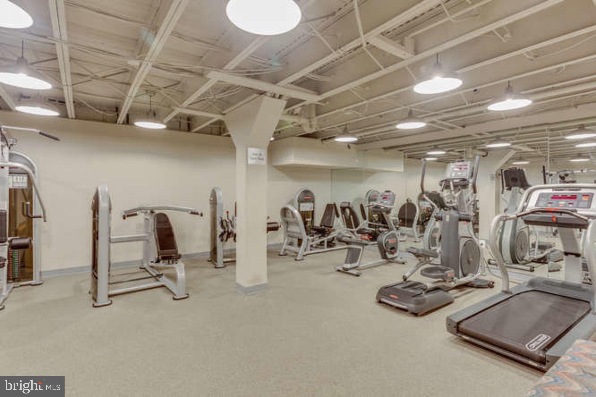 ADAMS HOUSE - Residential