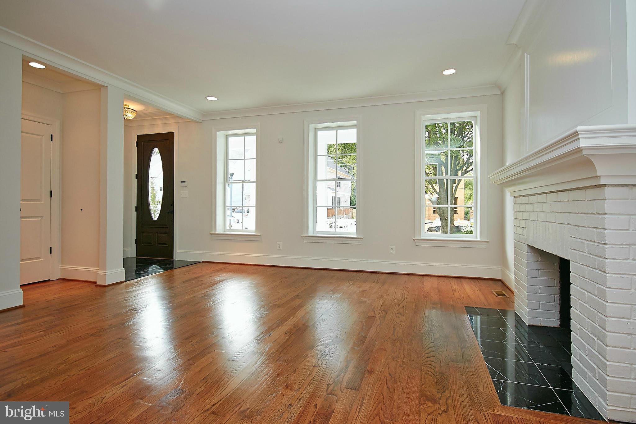 CLARENDON - Residential