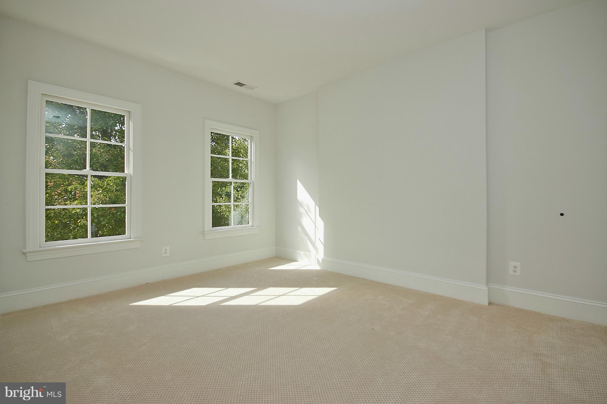 CLARENDON - Residential