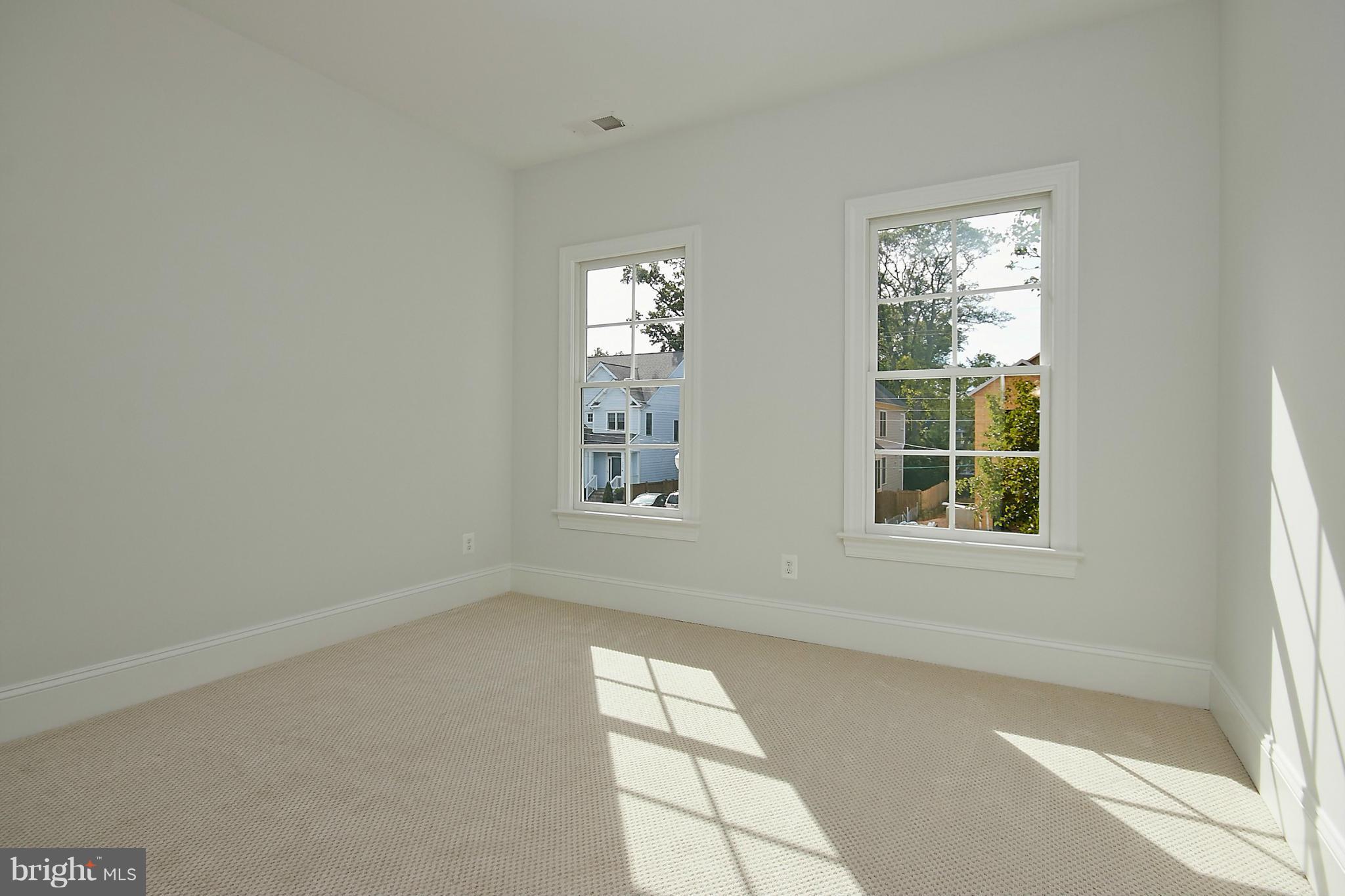 CLARENDON - Residential