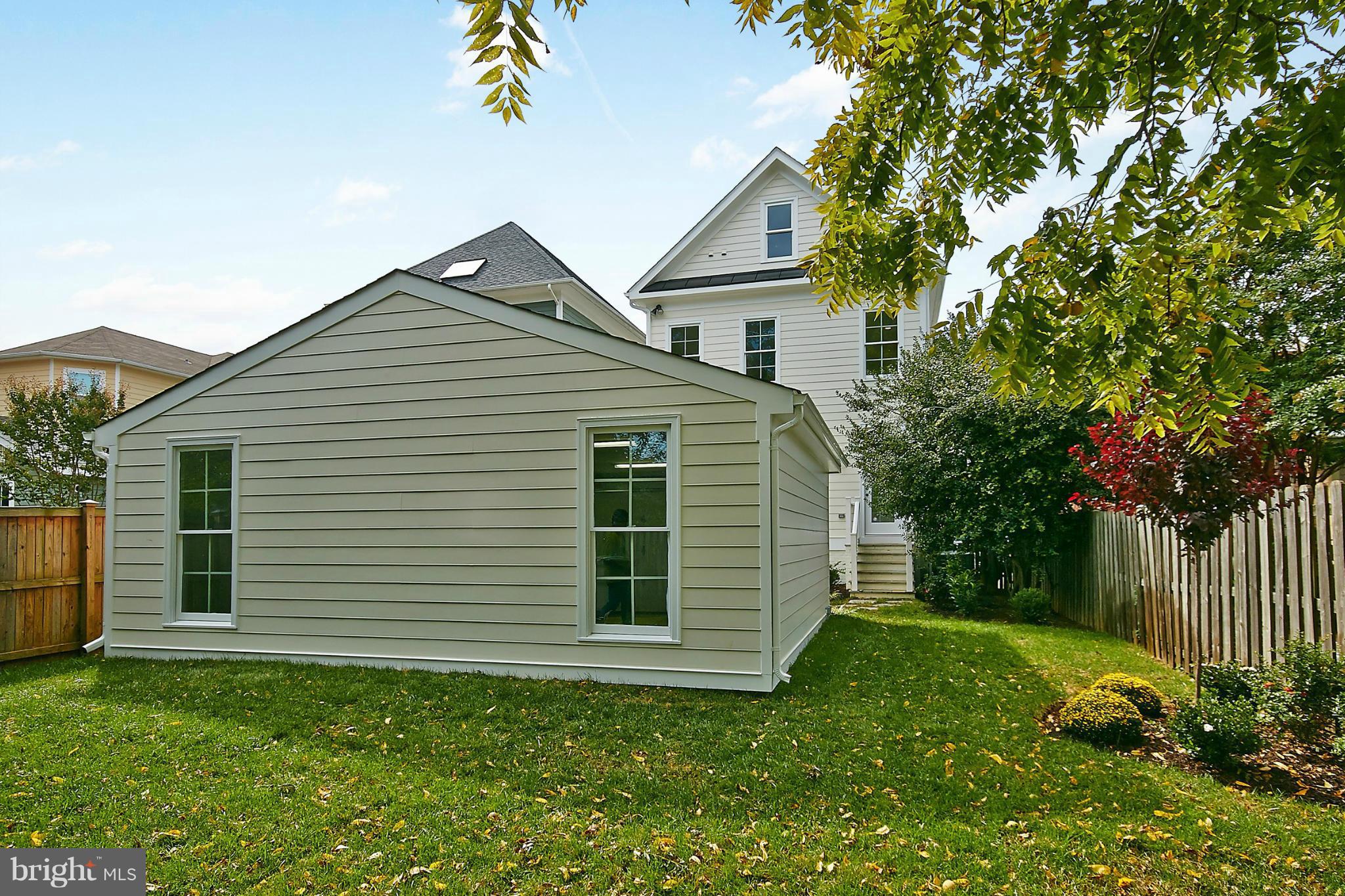 CLARENDON - Residential