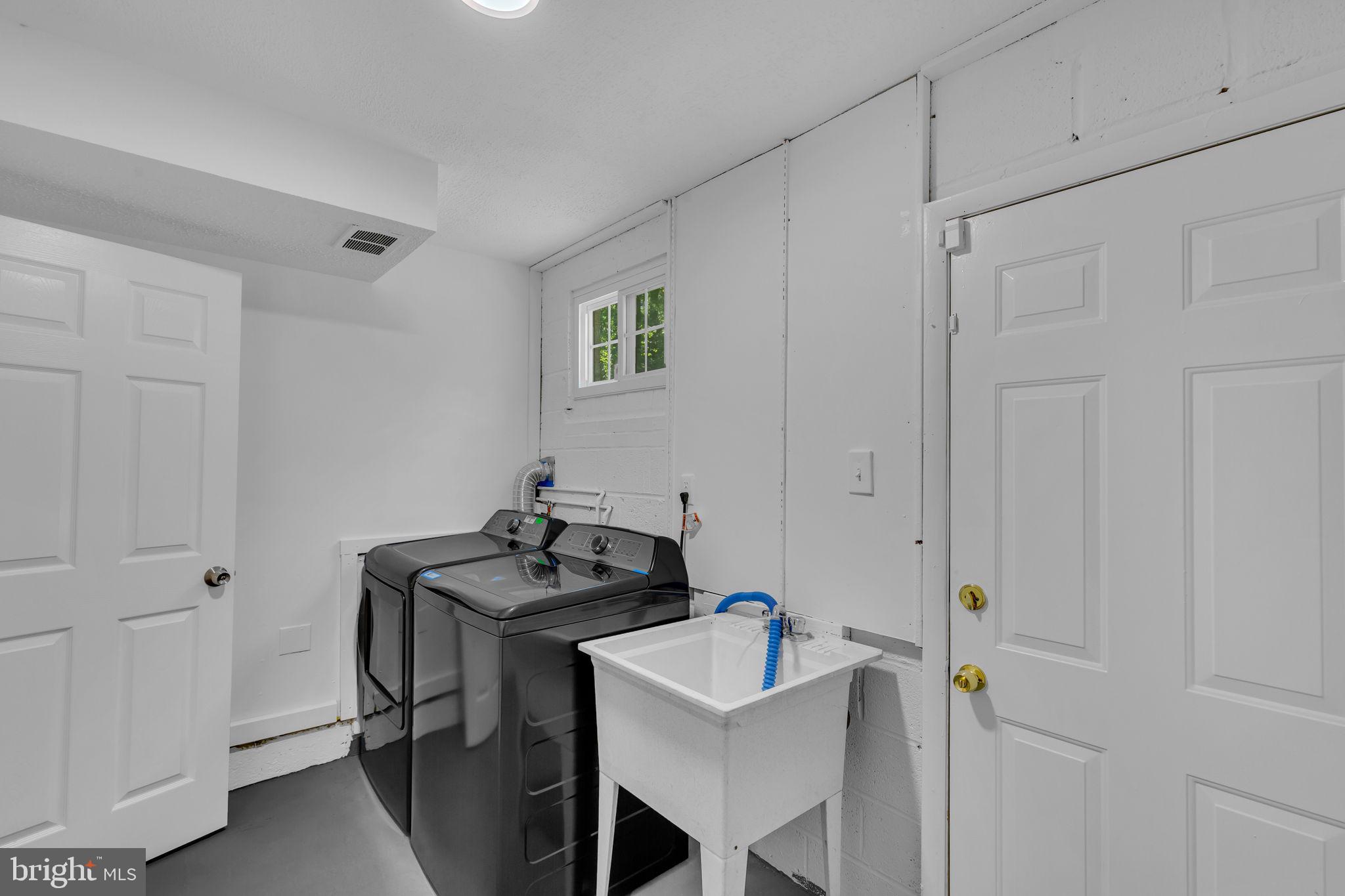 BURTON KNOLLS - Residential