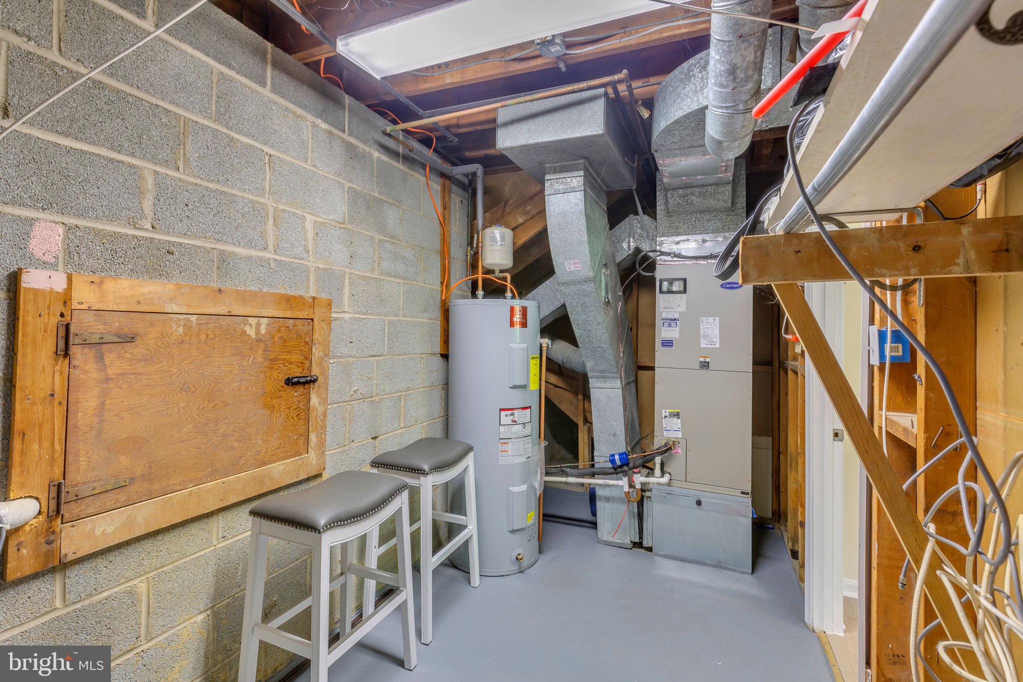 BURTON KNOLLS - Residential