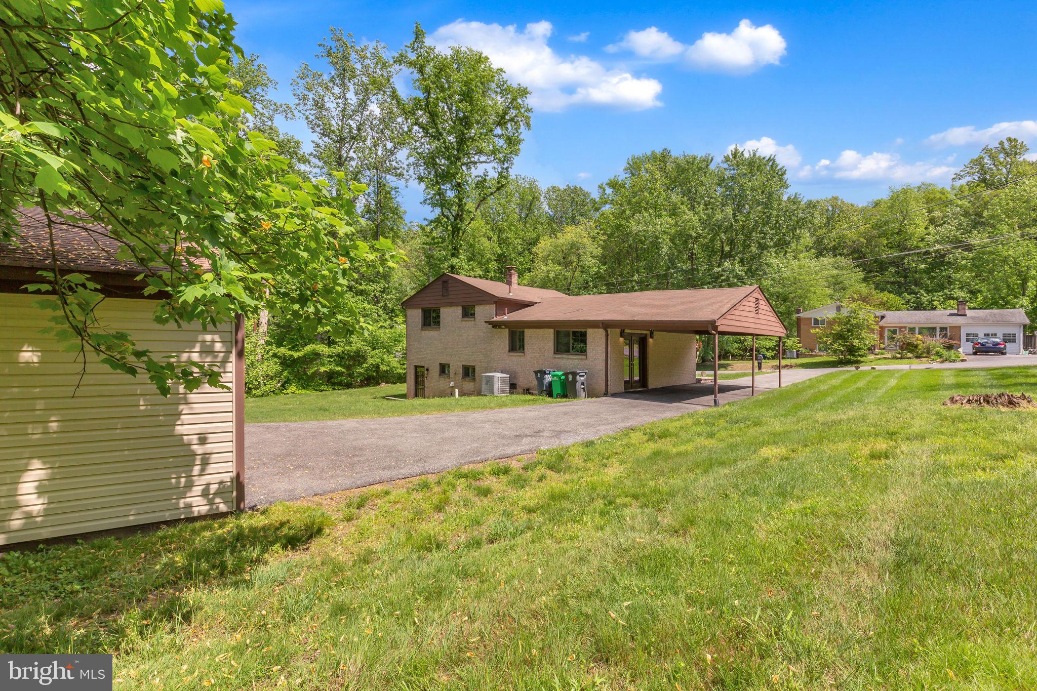 BURTON KNOLLS - Residential