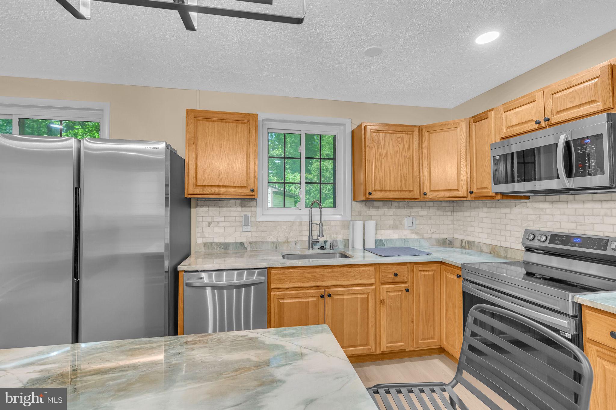 BURTON KNOLLS - Residential