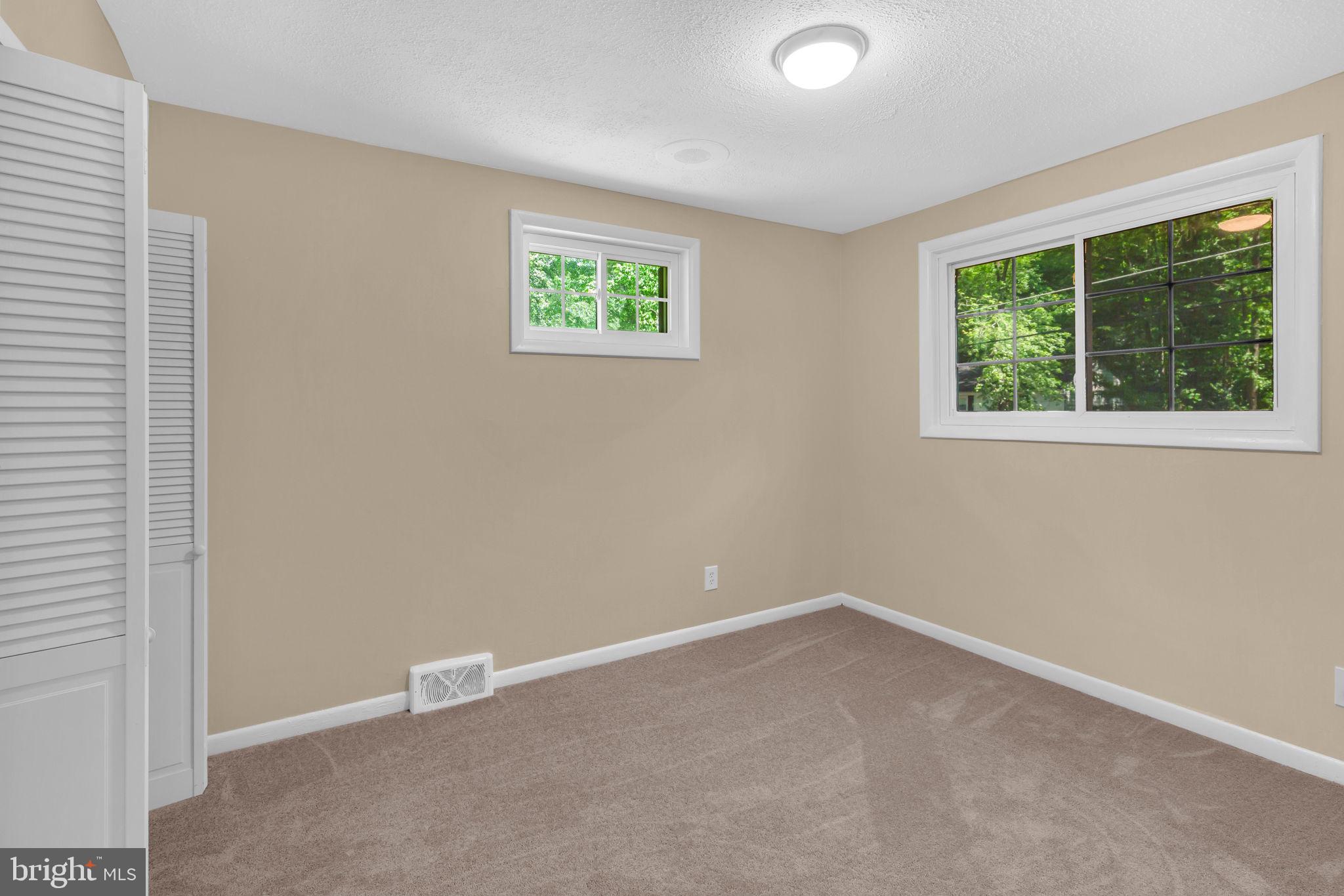 BURTON KNOLLS - Residential