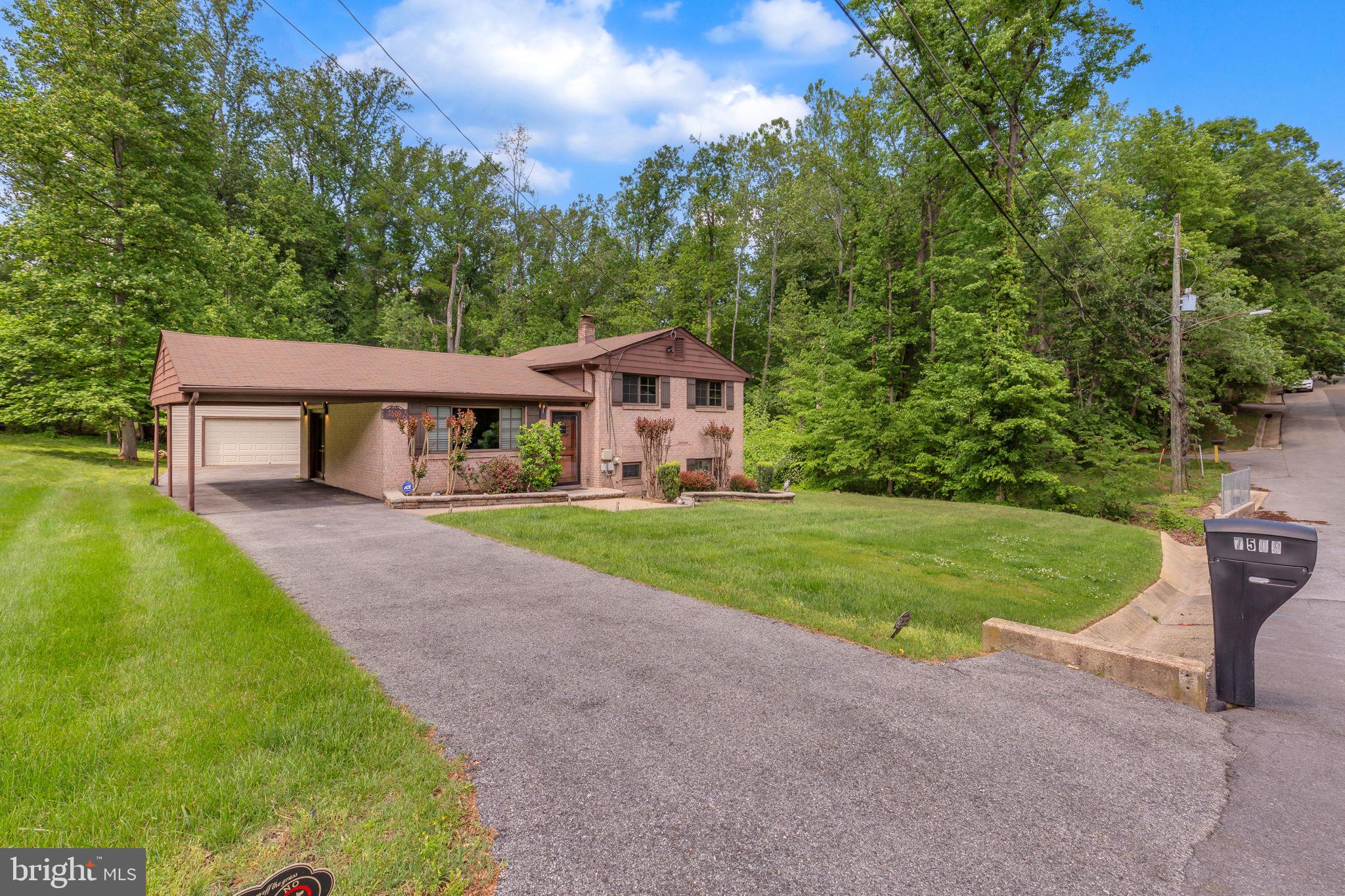 BURTON KNOLLS - Residential