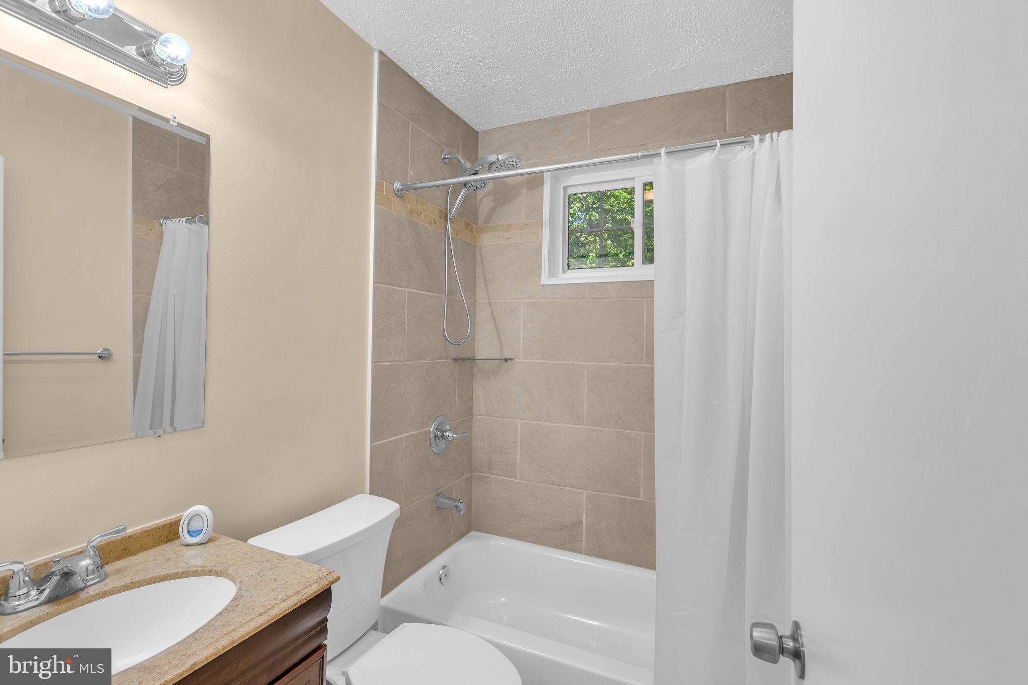 BURTON KNOLLS - Residential