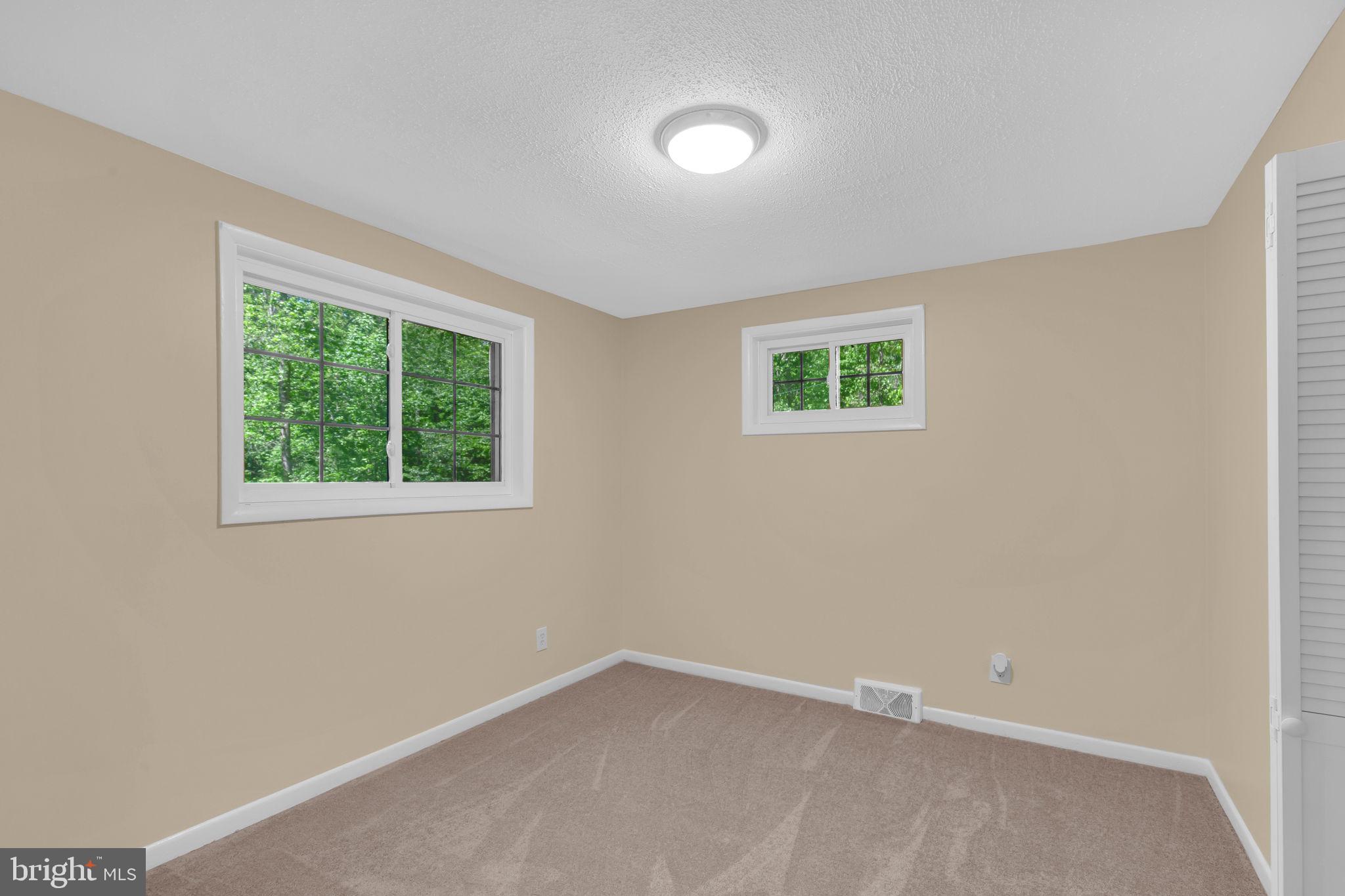 BURTON KNOLLS - Residential