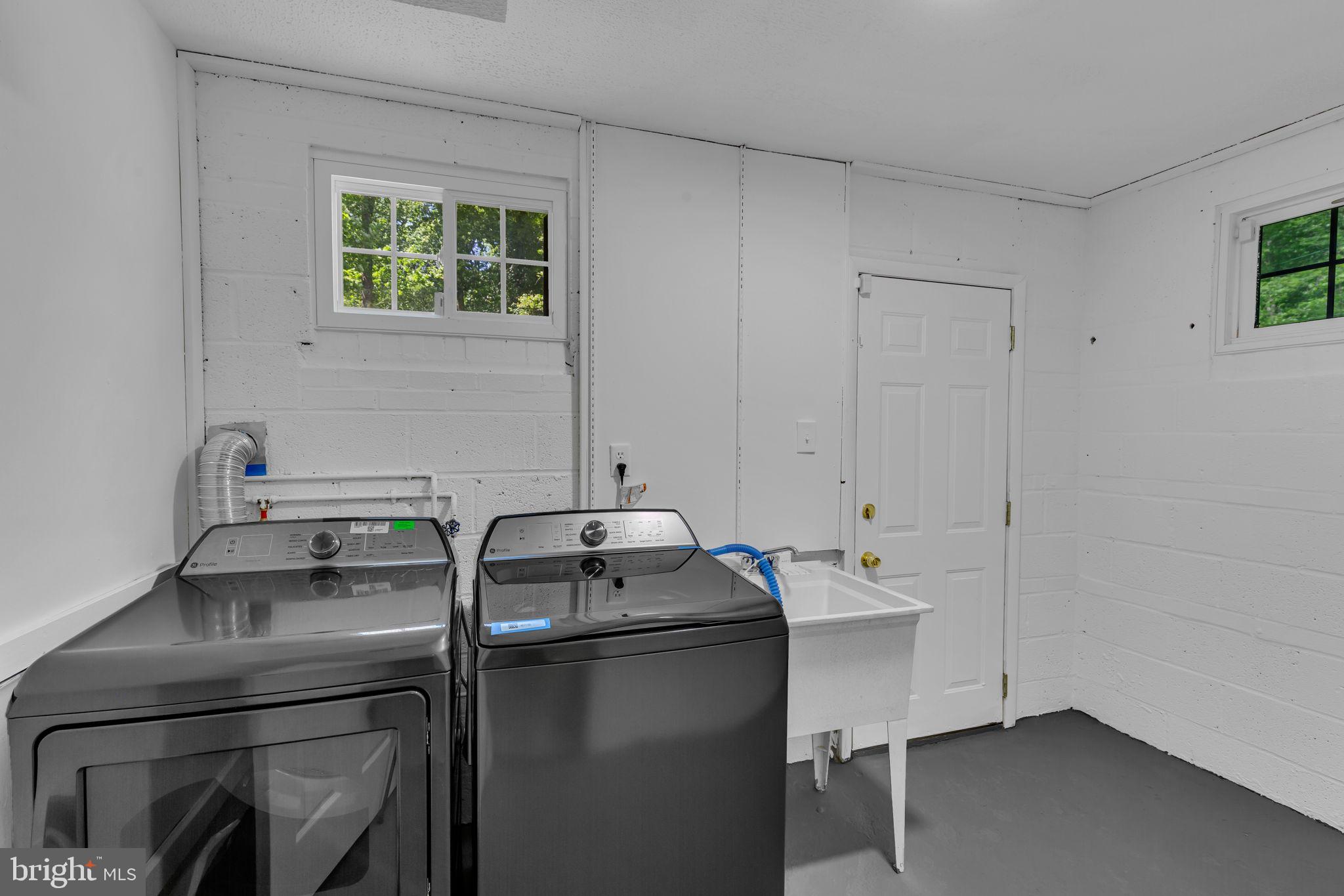 BURTON KNOLLS - Residential