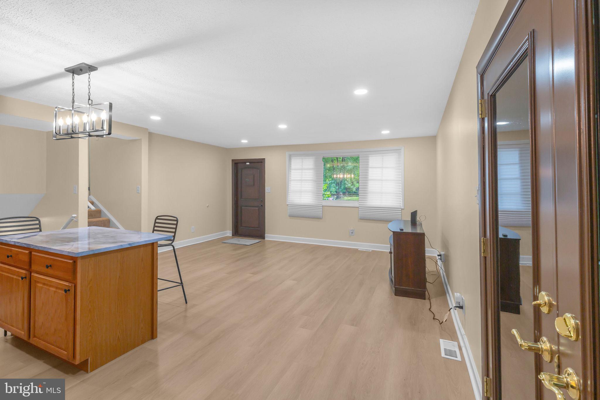 BURTON KNOLLS - Residential