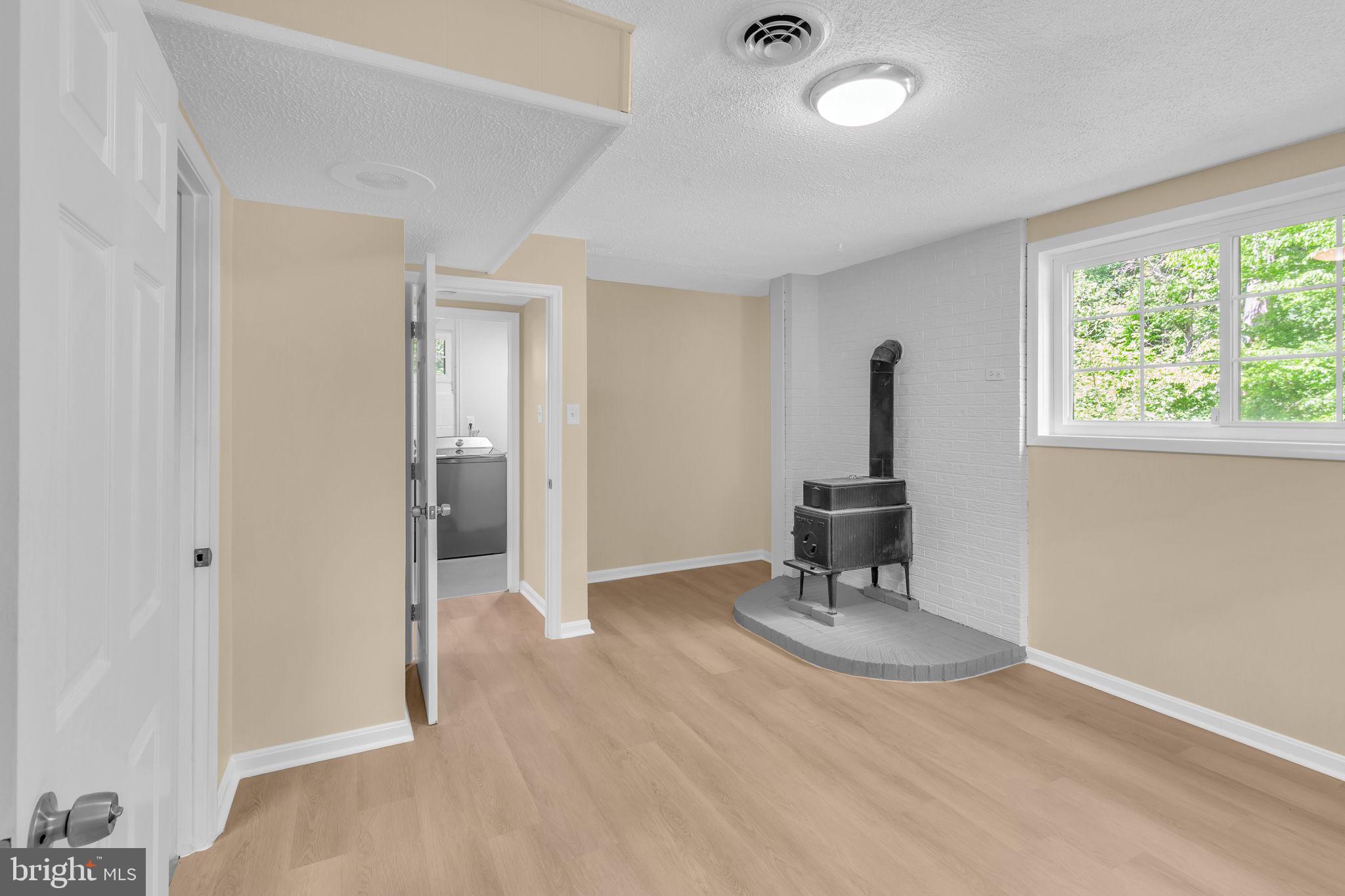 BURTON KNOLLS - Residential