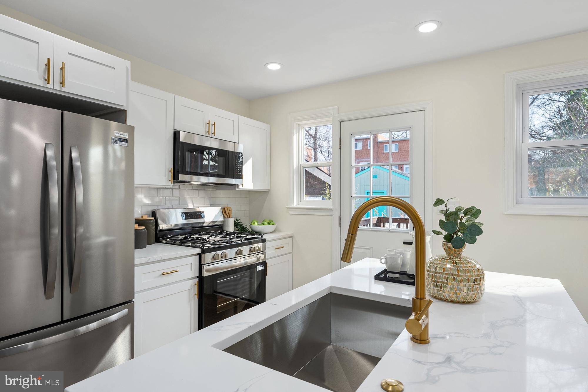 WOOD MANOR - Residential